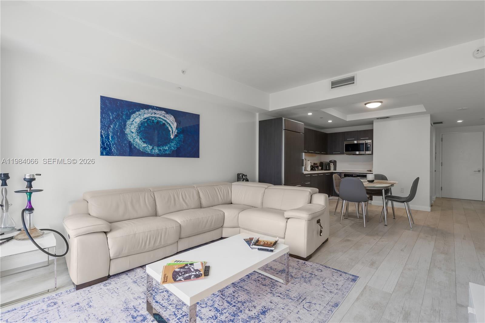 45 SW 9th St #1405 Miami, FL 33130