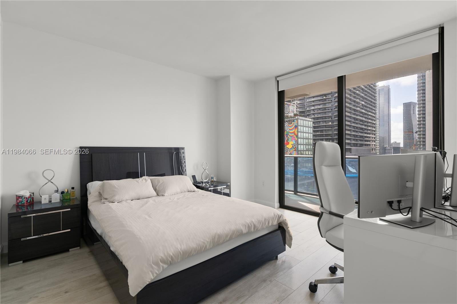 45 SW 9th St #1405 Miami, FL 33130