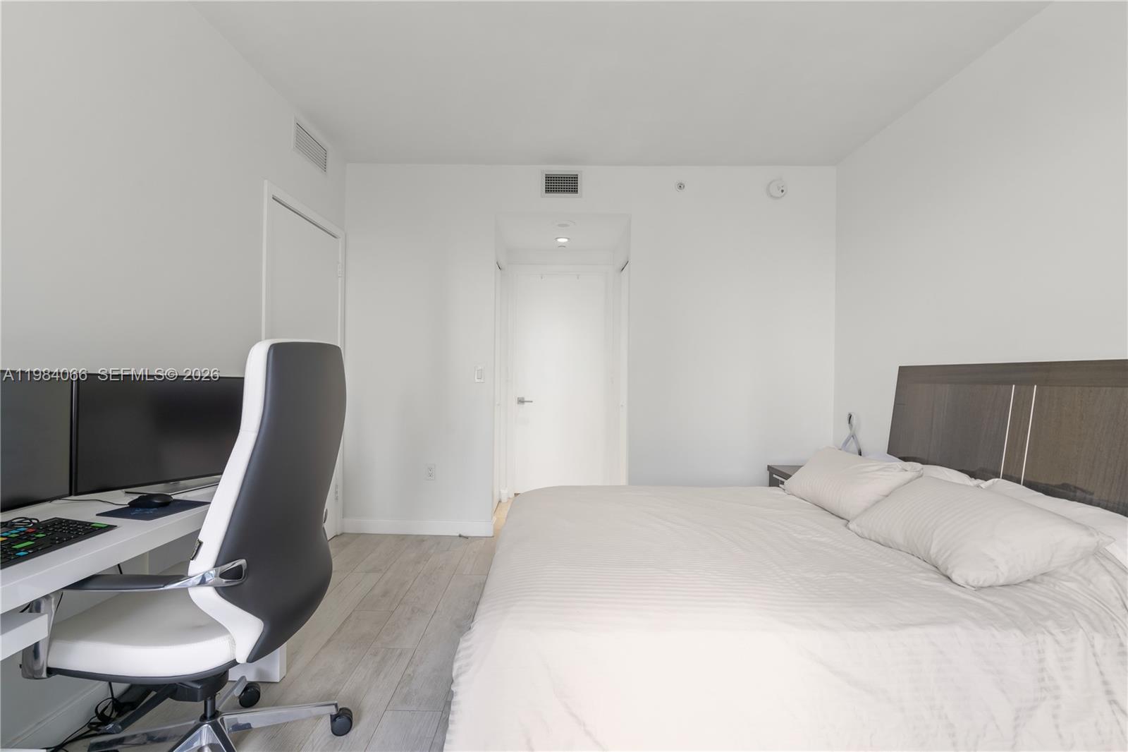 45 SW 9th St #1405 Miami, FL 33130