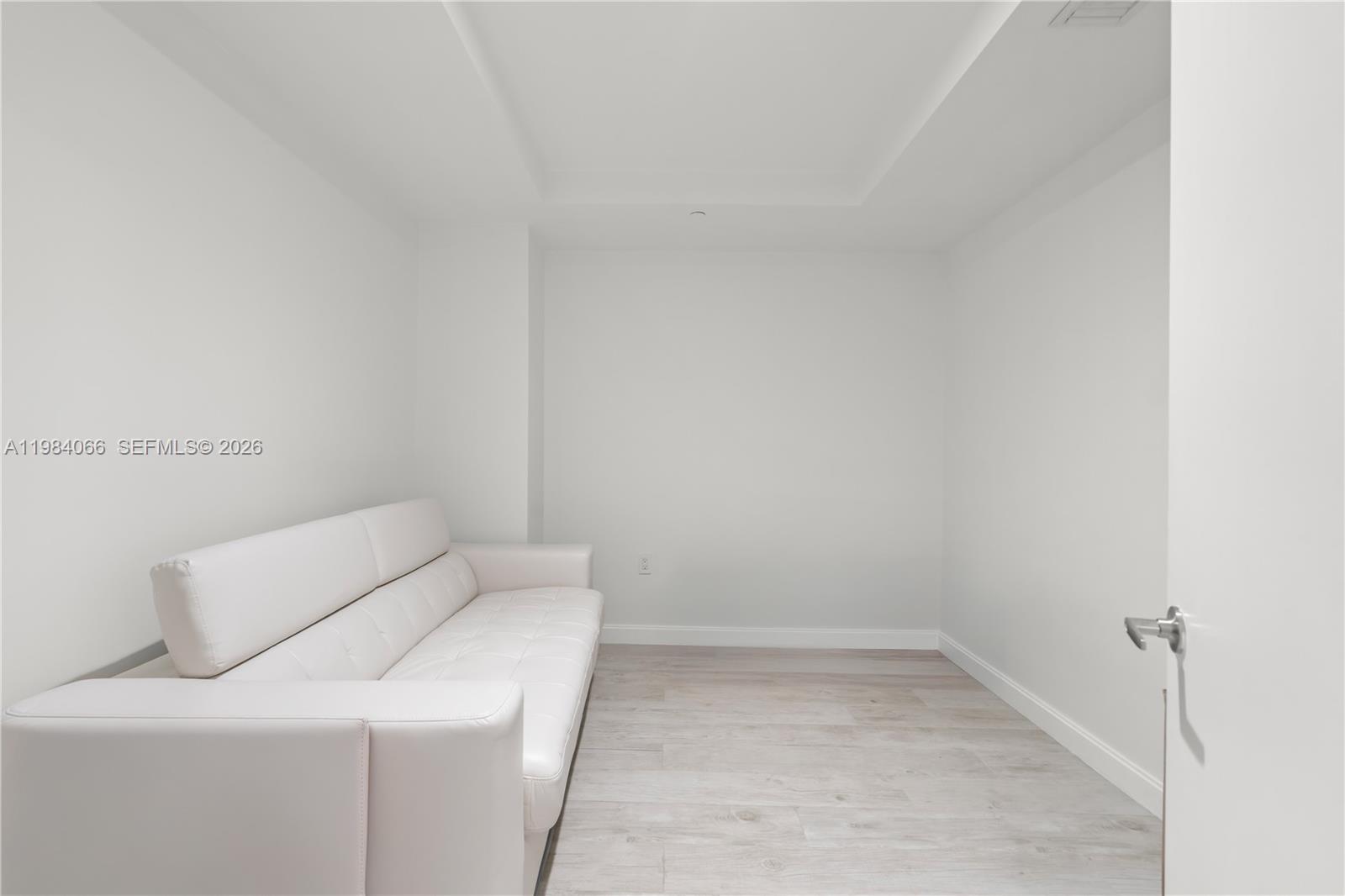 45 SW 9th St #1405 Miami, FL 33130