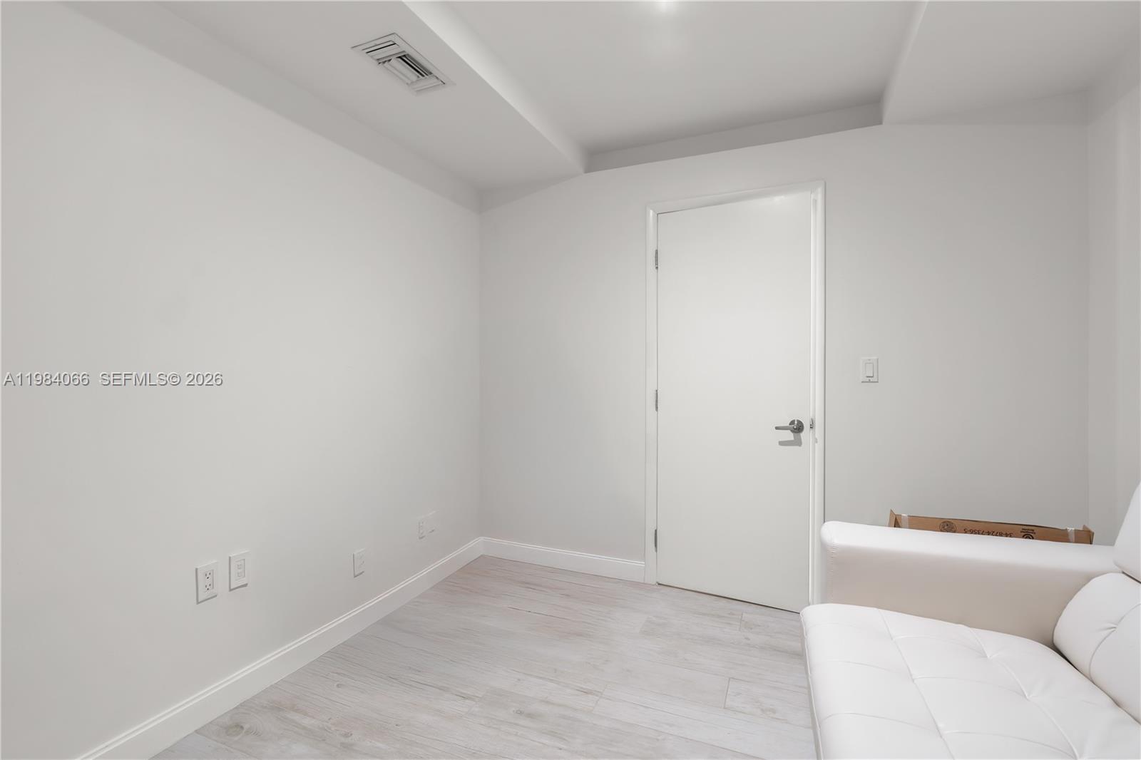 45 SW 9th St #1405 Miami, FL 33130