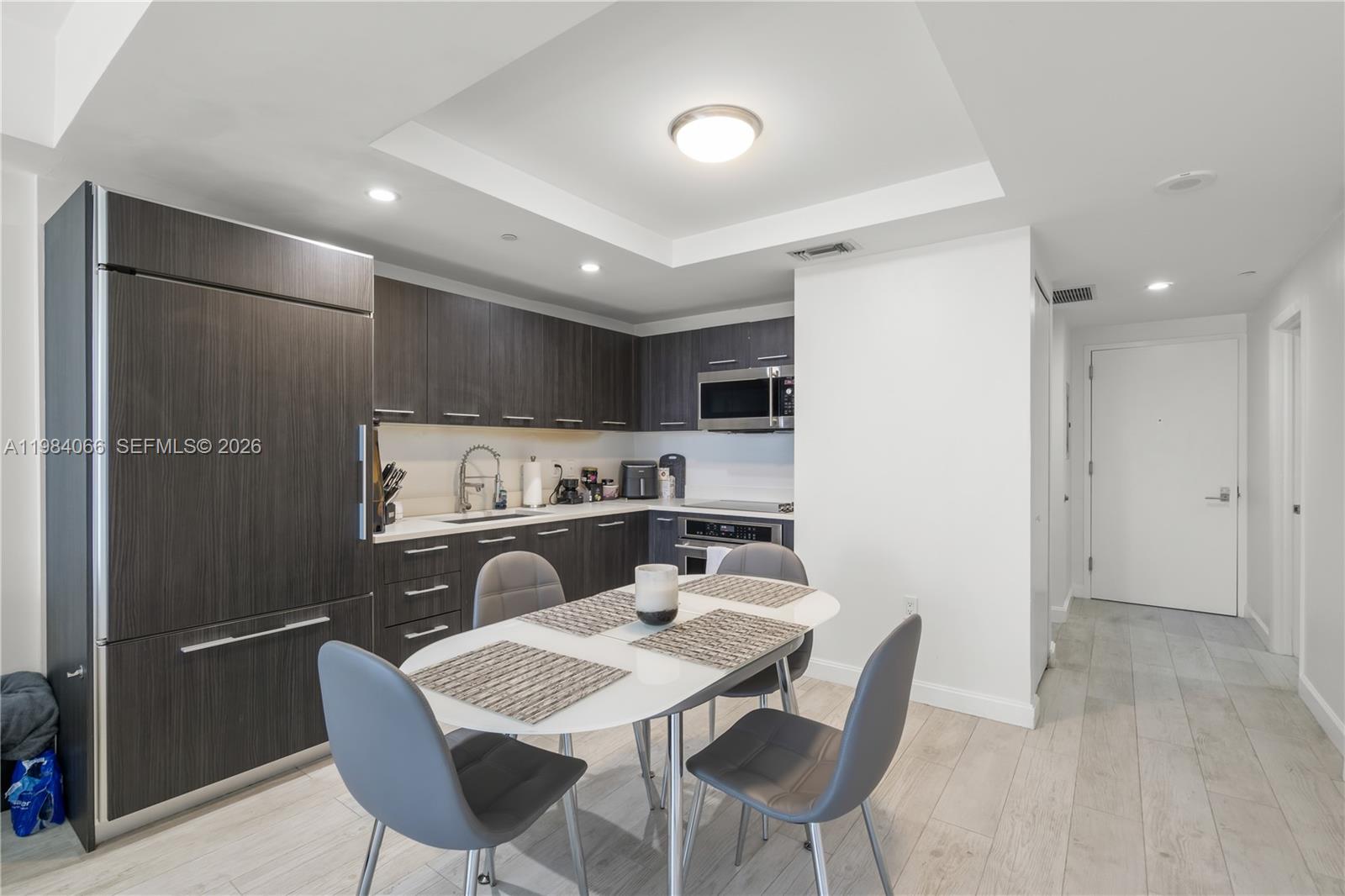 45 SW 9th St #1405 Miami, FL 33130