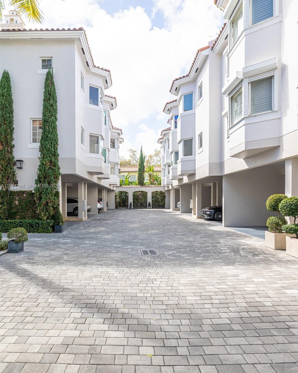 261 Navarre Ave #B-1 Coral Gables, FL 33134