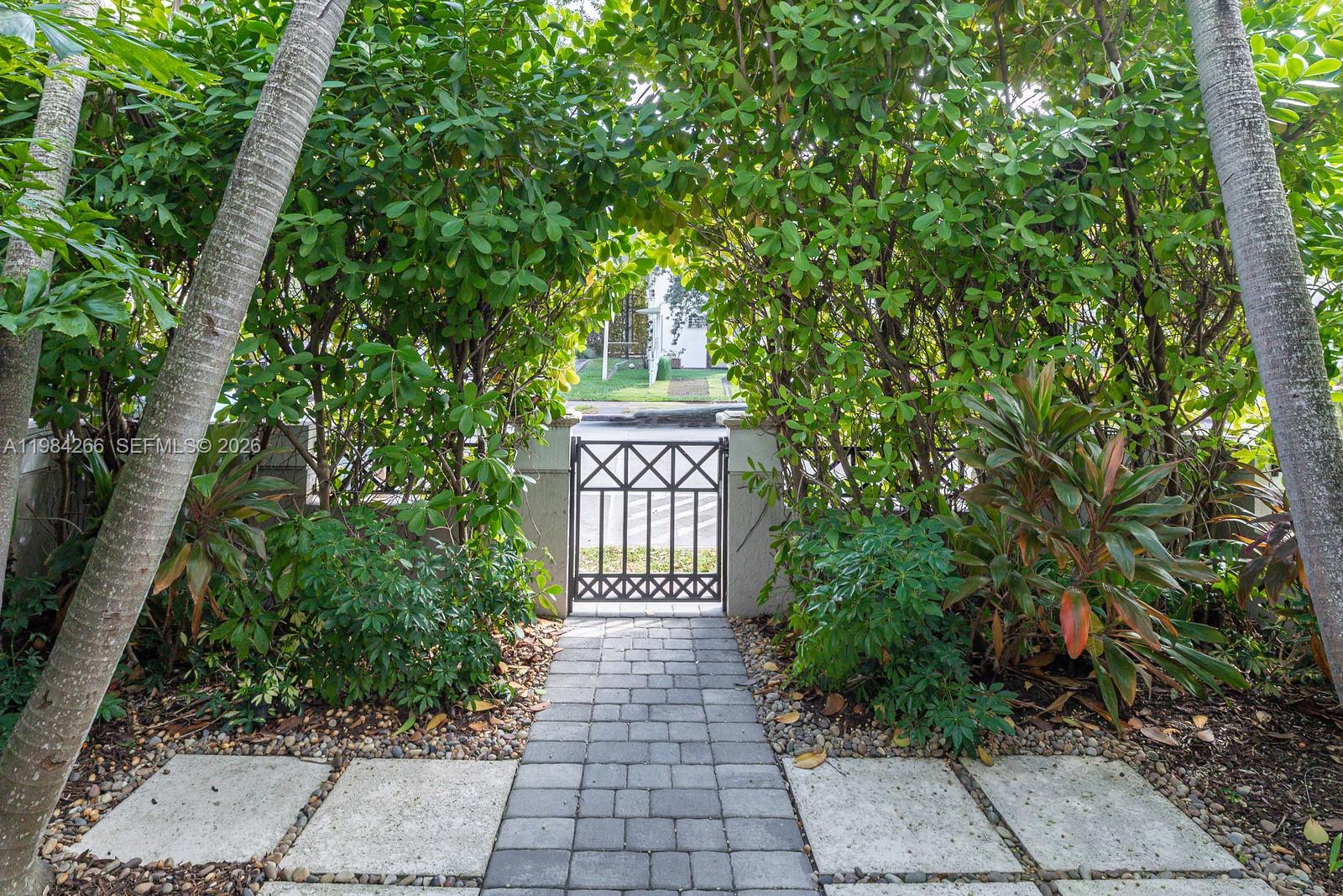 261 Navarre Ave #B-1 Coral Gables, FL 33134