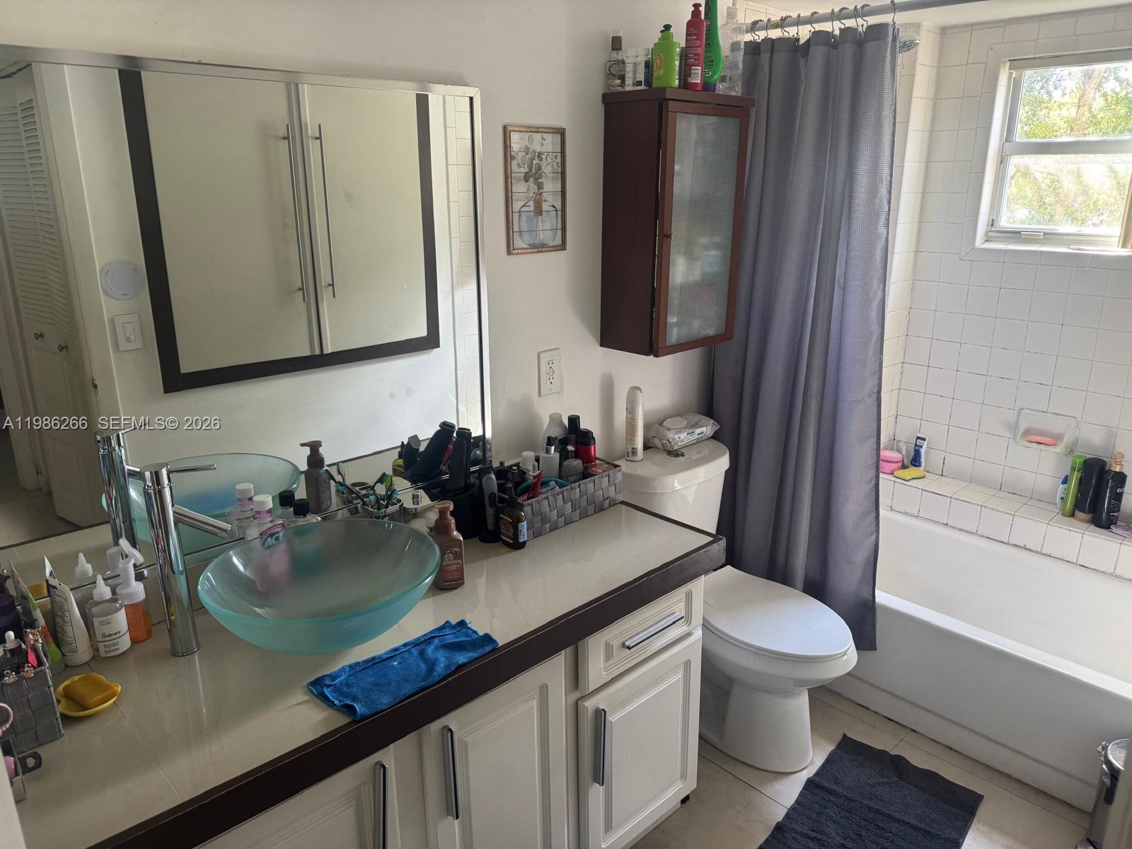 8215 Lake Dr #201 Doral, FL 33166