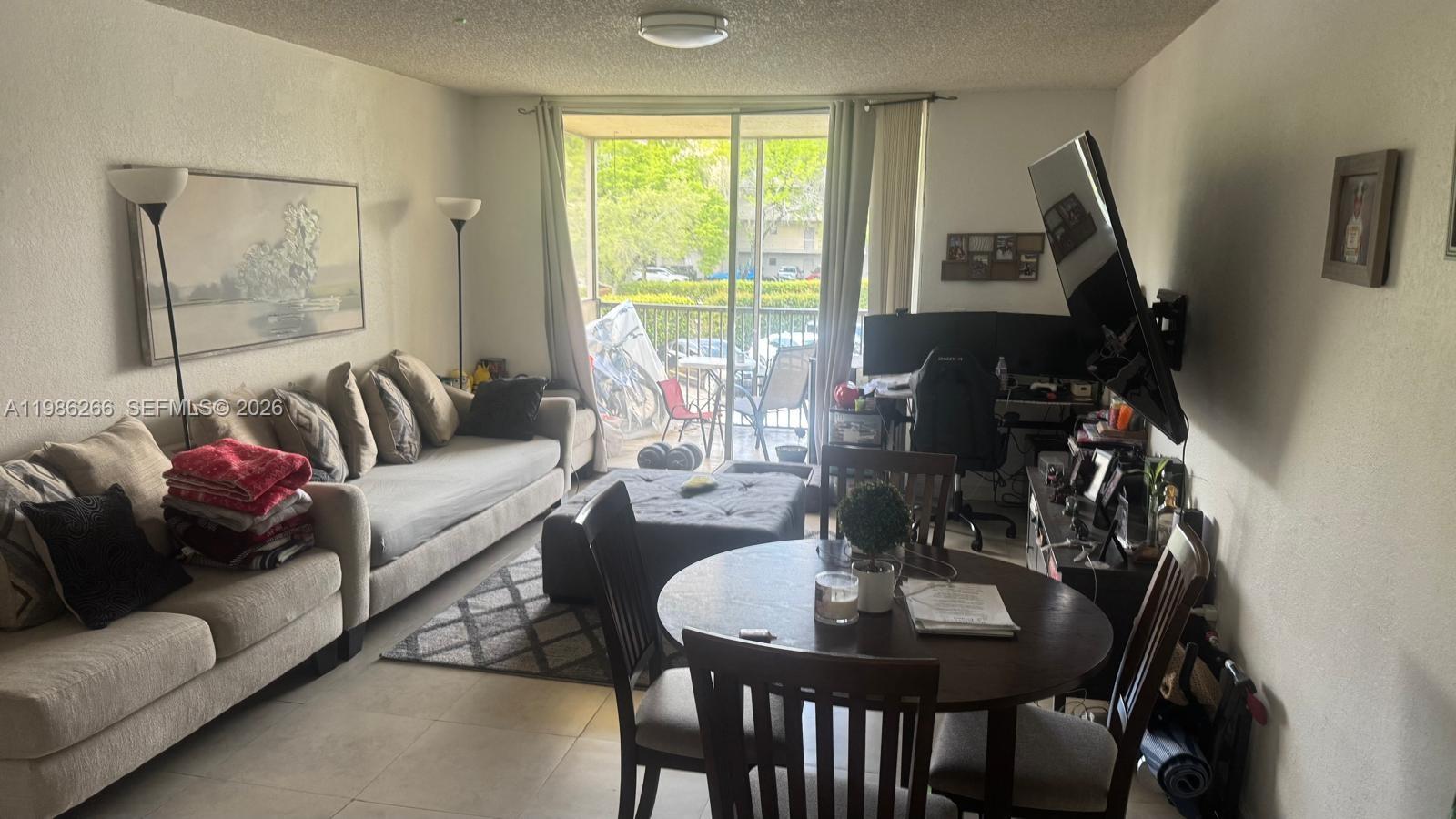 8215 Lake Dr #201 Doral, FL 33166