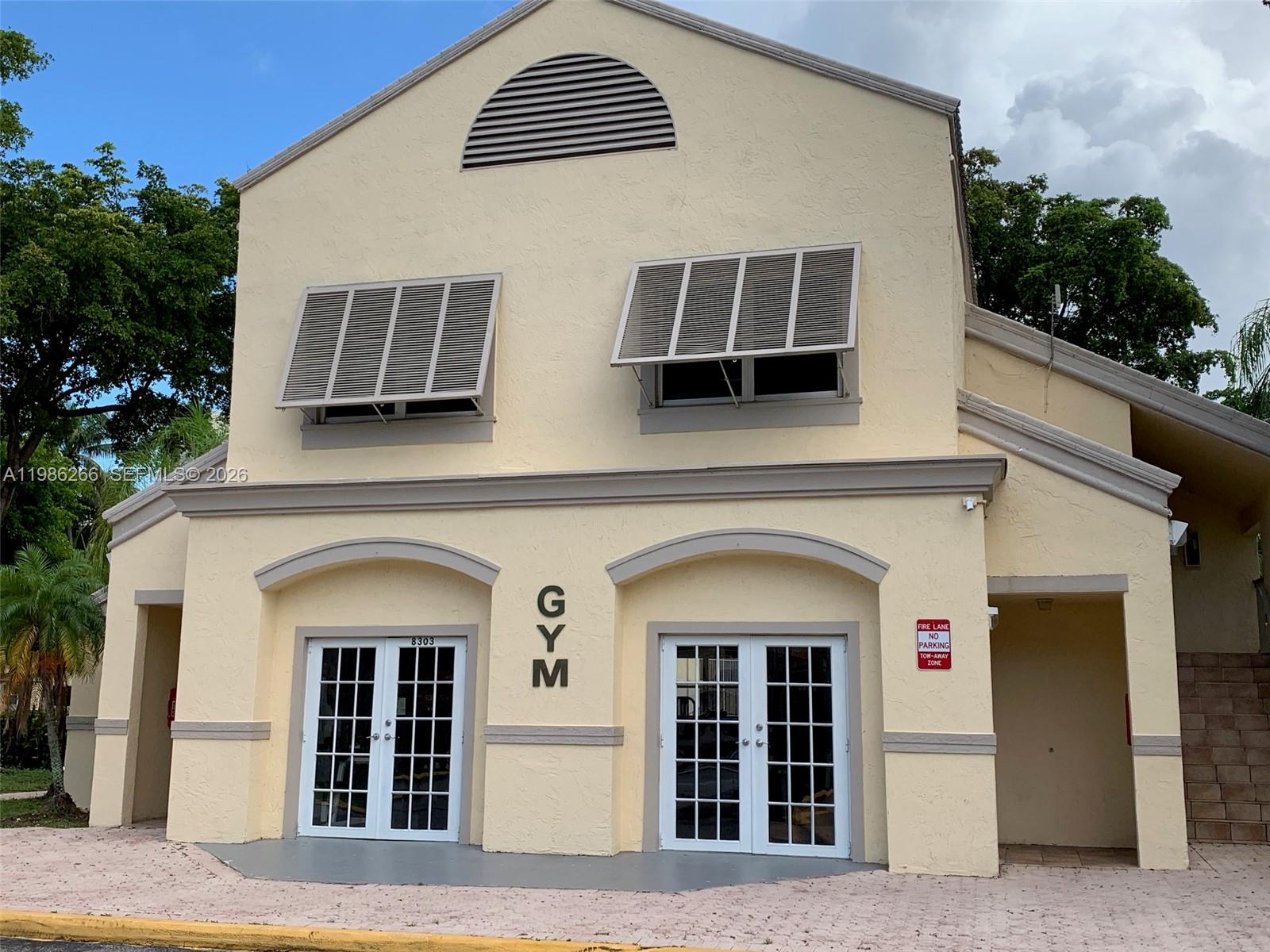 8215 Lake Dr #201 Doral, FL 33166