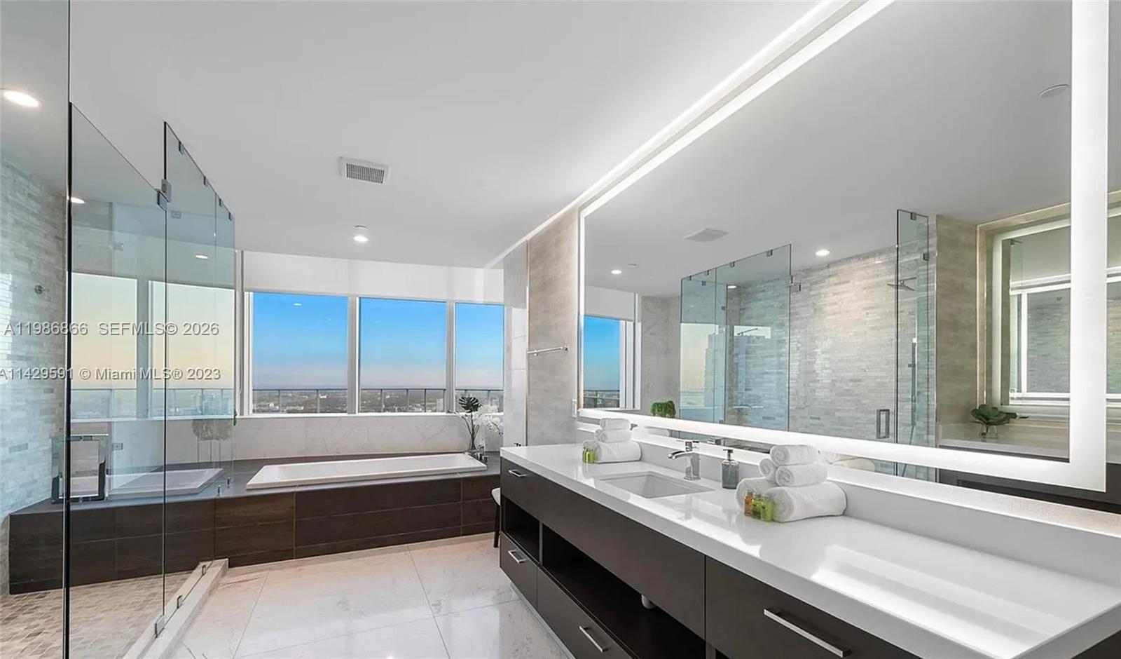 851 NE 1st Ave #5201 Miami, FL 33132