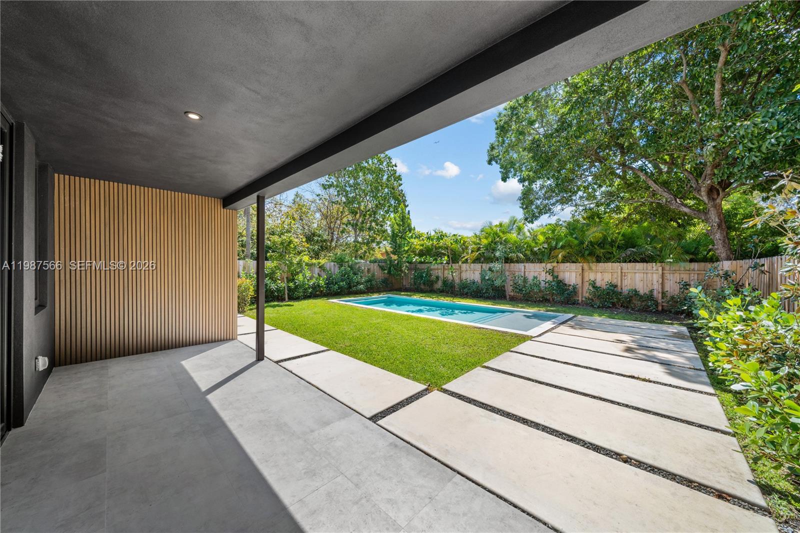 412 NW 47th St Miami, FL 33127