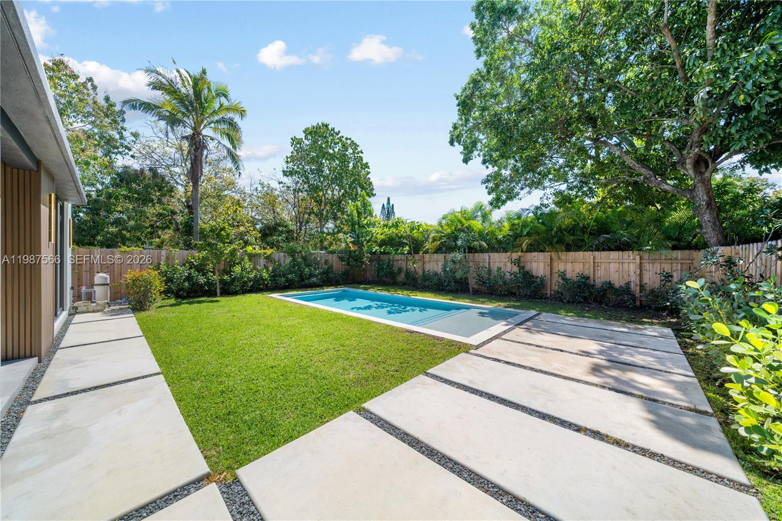 412 NW 47th St Miami, FL 33127