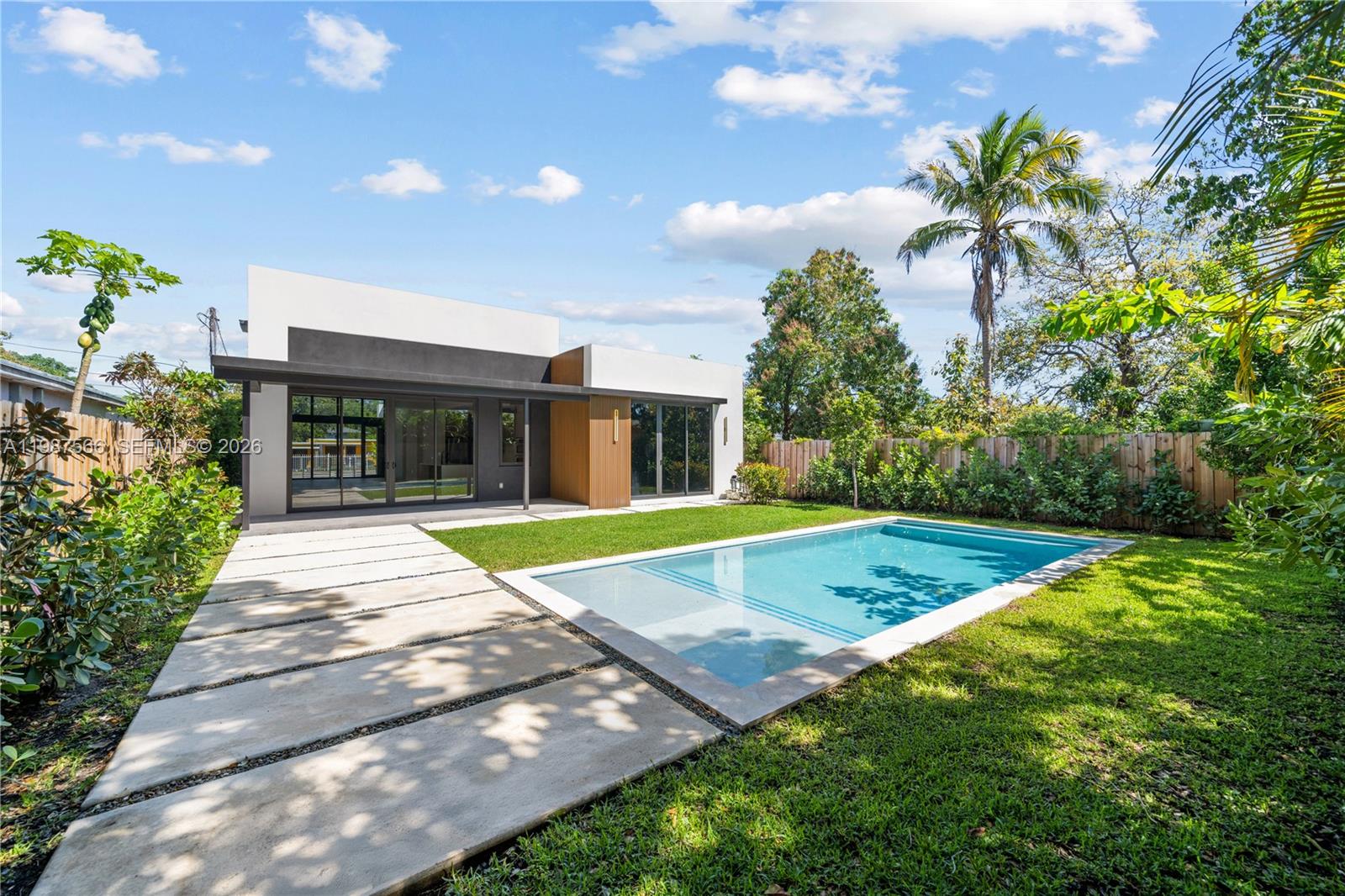 412 NW 47th St Miami, FL 33127