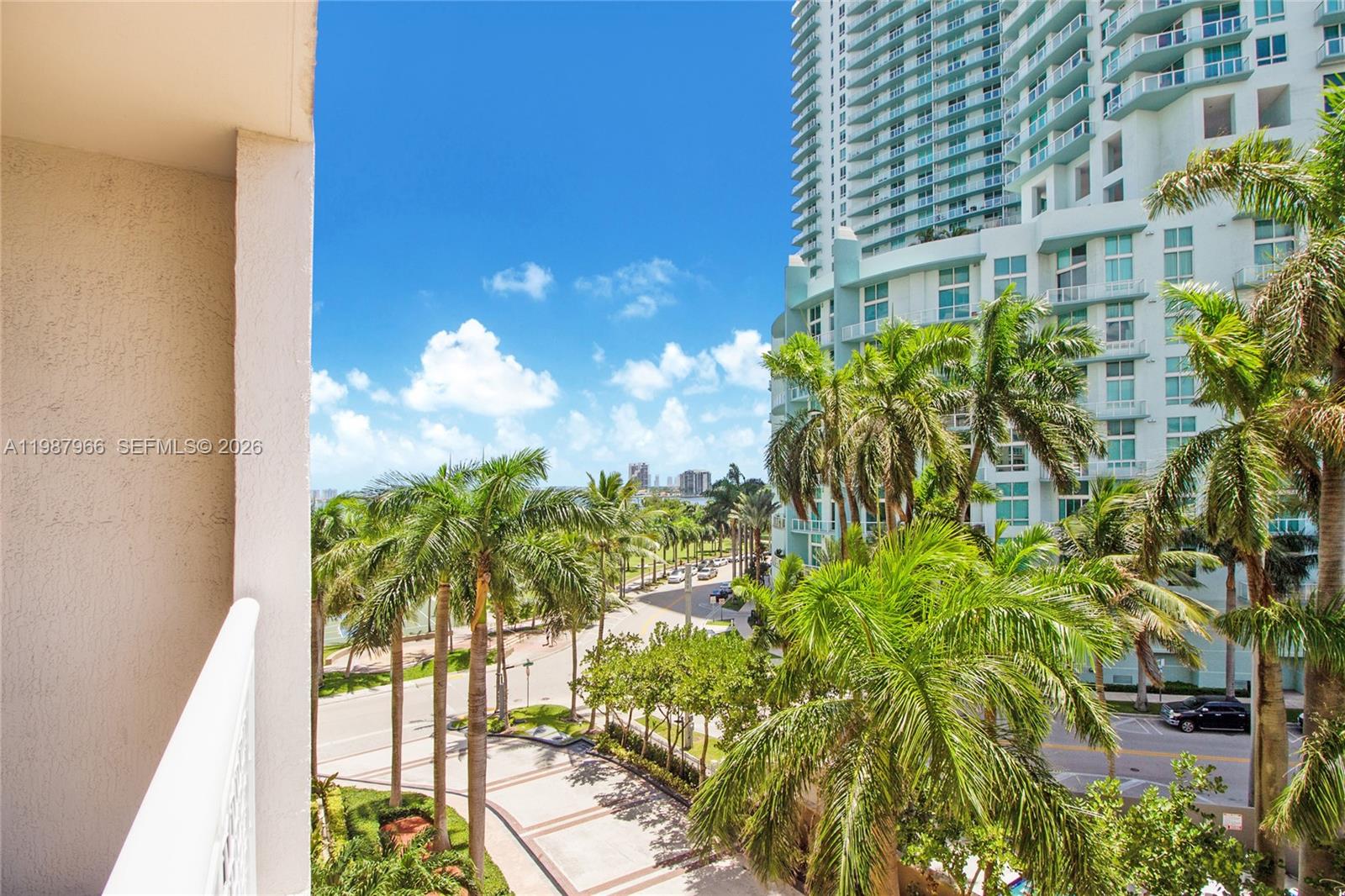 image Cite on the Bay East1