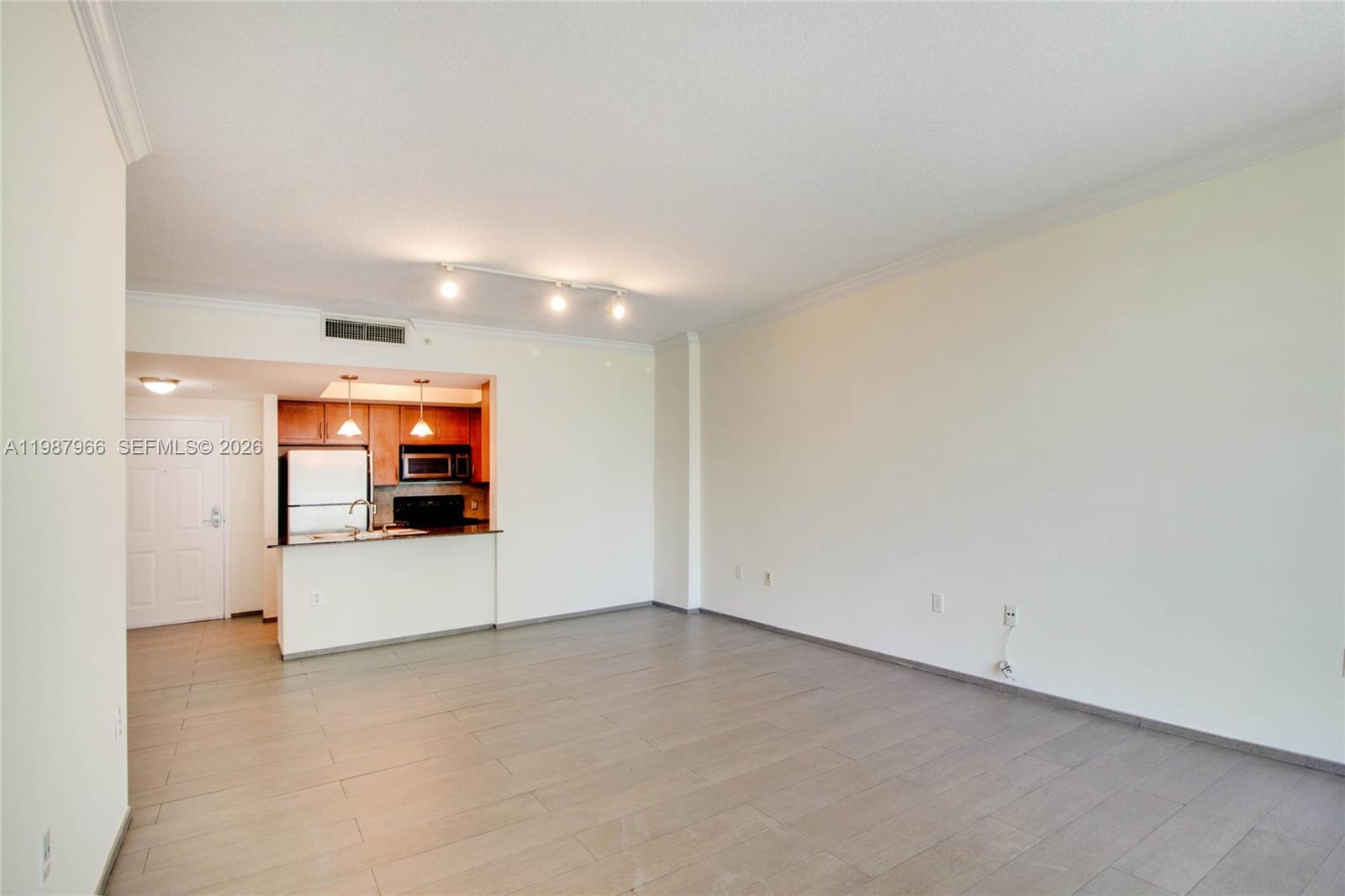 image Cite on the Bay East8