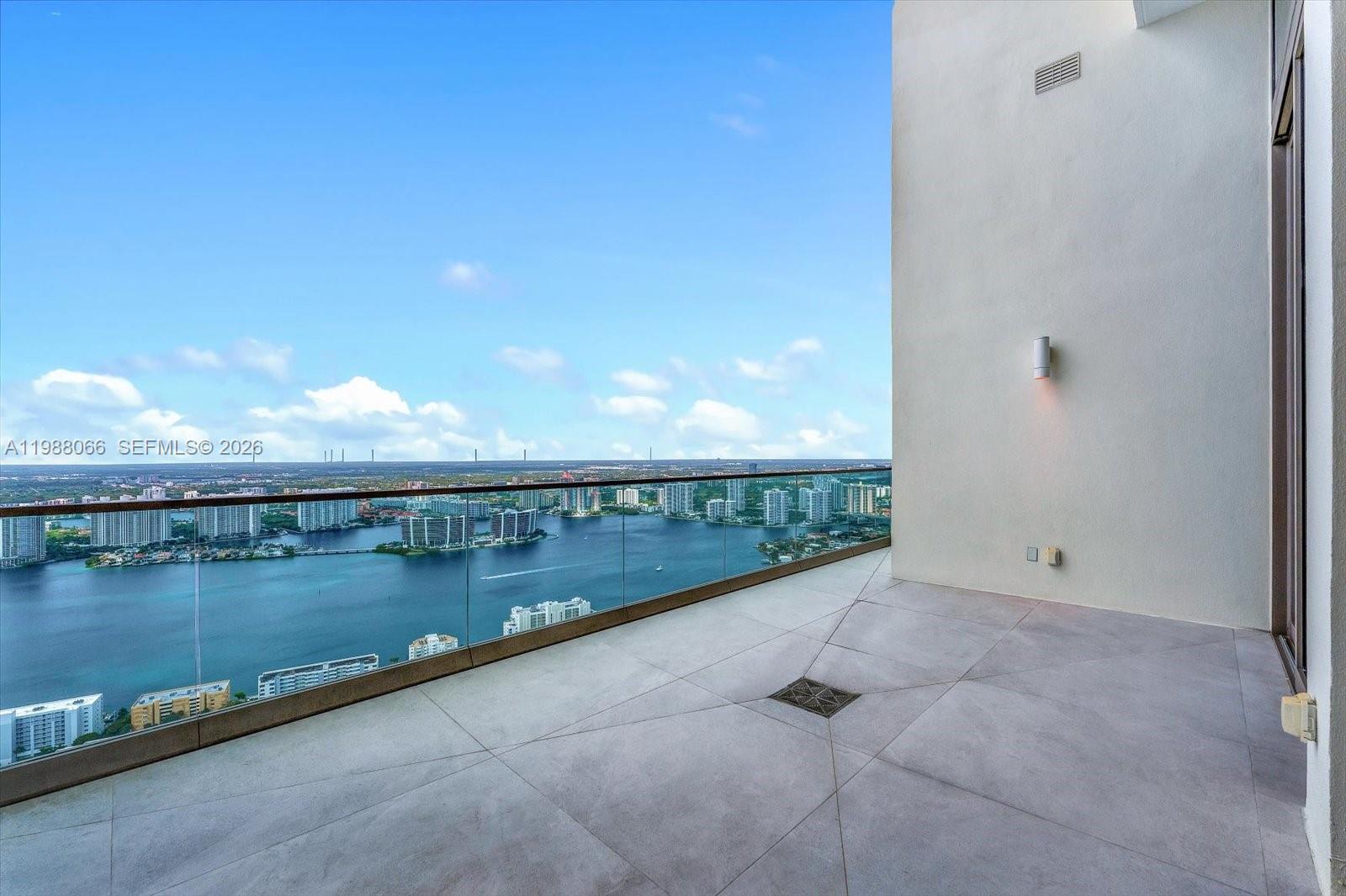 17901 Collins Ave #PH-01 Sunny Isles Beach, FL 33160