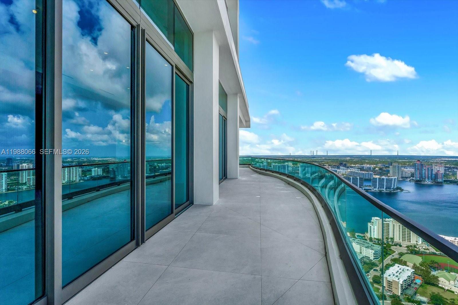 17901 Collins Ave #PH-01 Sunny Isles Beach, FL 33160