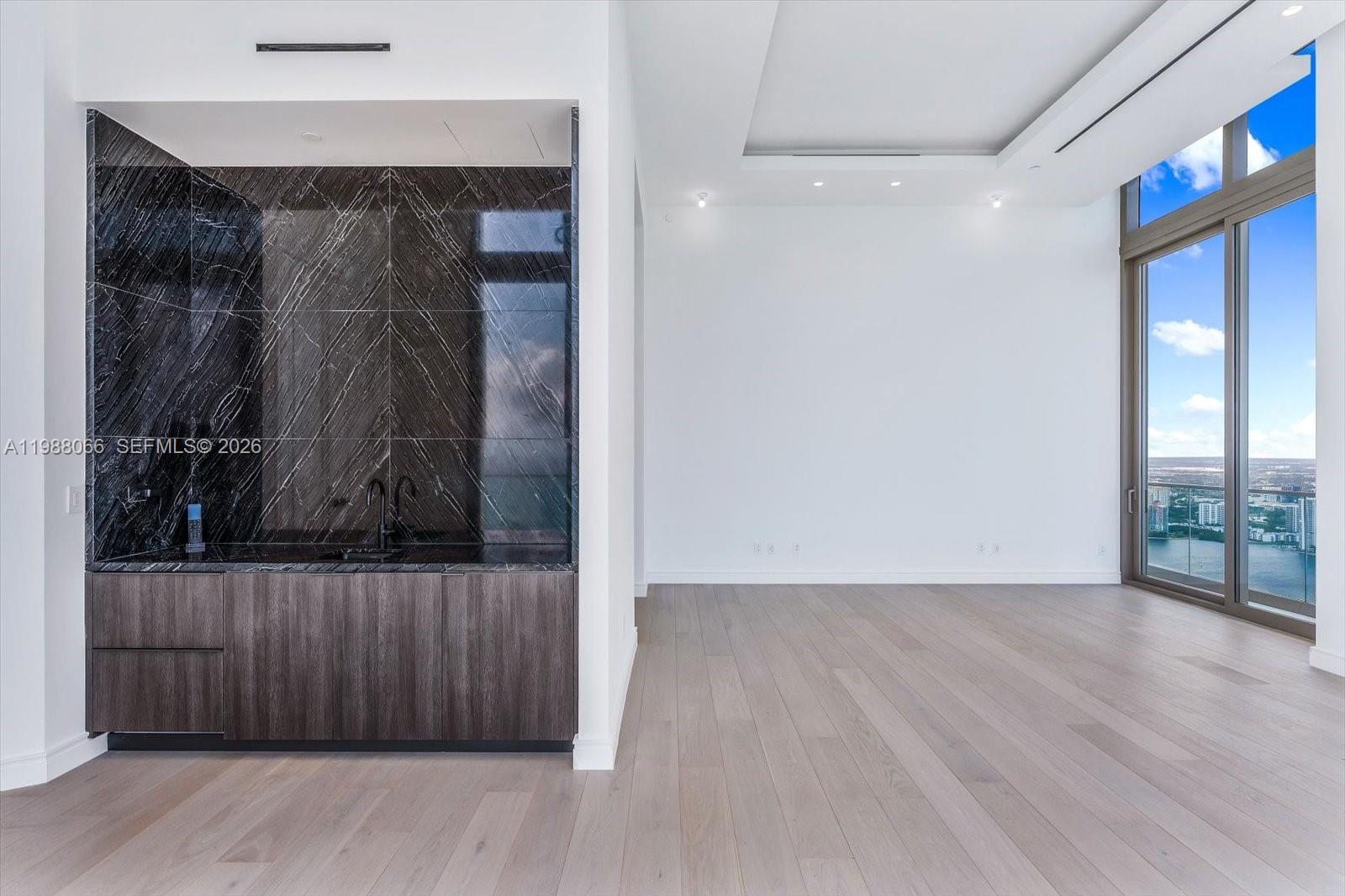 17901 Collins Ave #PH-01 Sunny Isles Beach, FL 33160