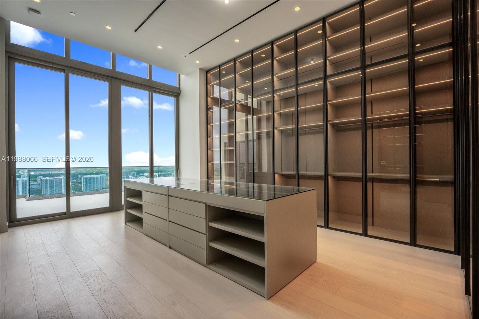 17901 Collins Ave #PH-01 Sunny Isles Beach, FL 33160