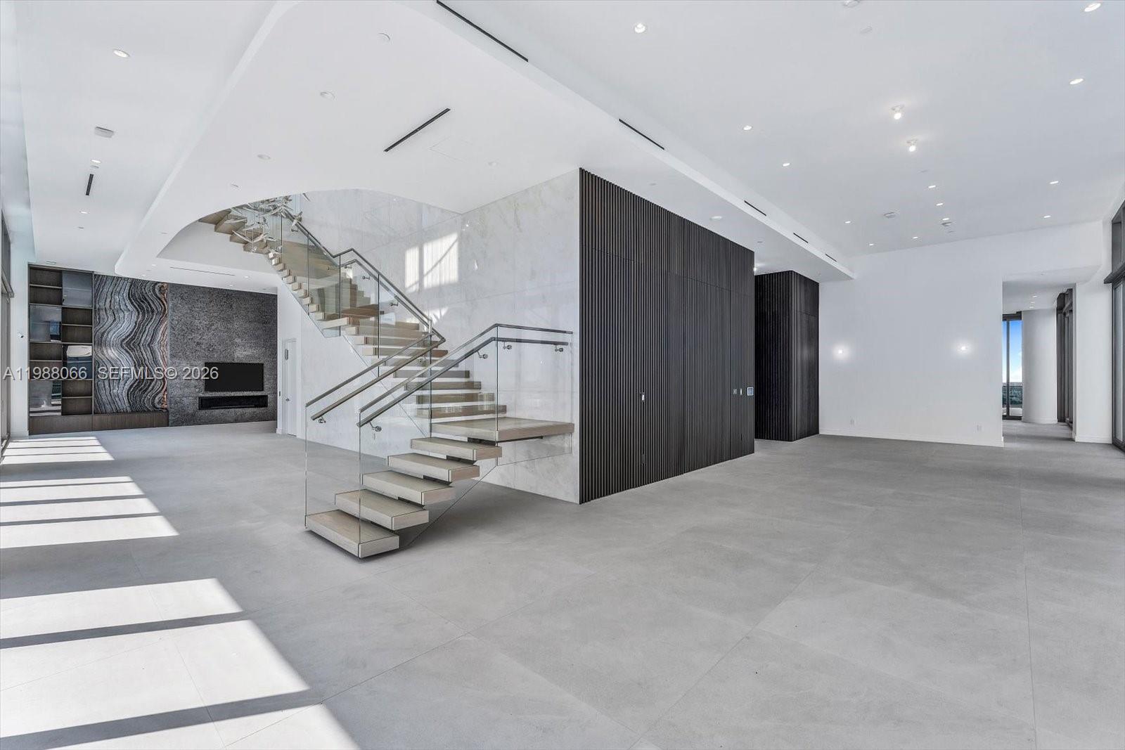 17901 Collins Ave #PH-01 Sunny Isles Beach, FL 33160