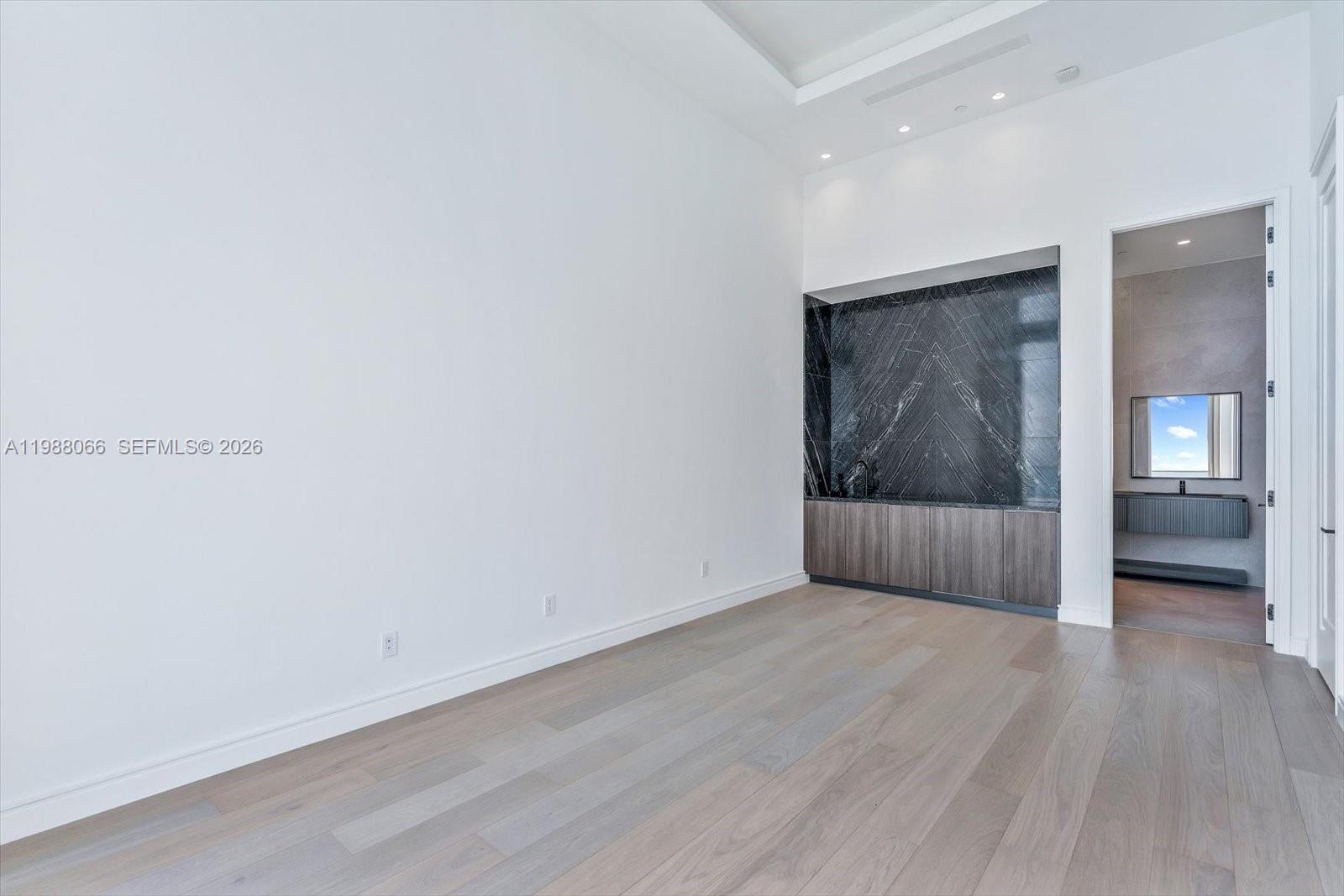 17901 Collins Ave #PH-01 Sunny Isles Beach, FL 33160