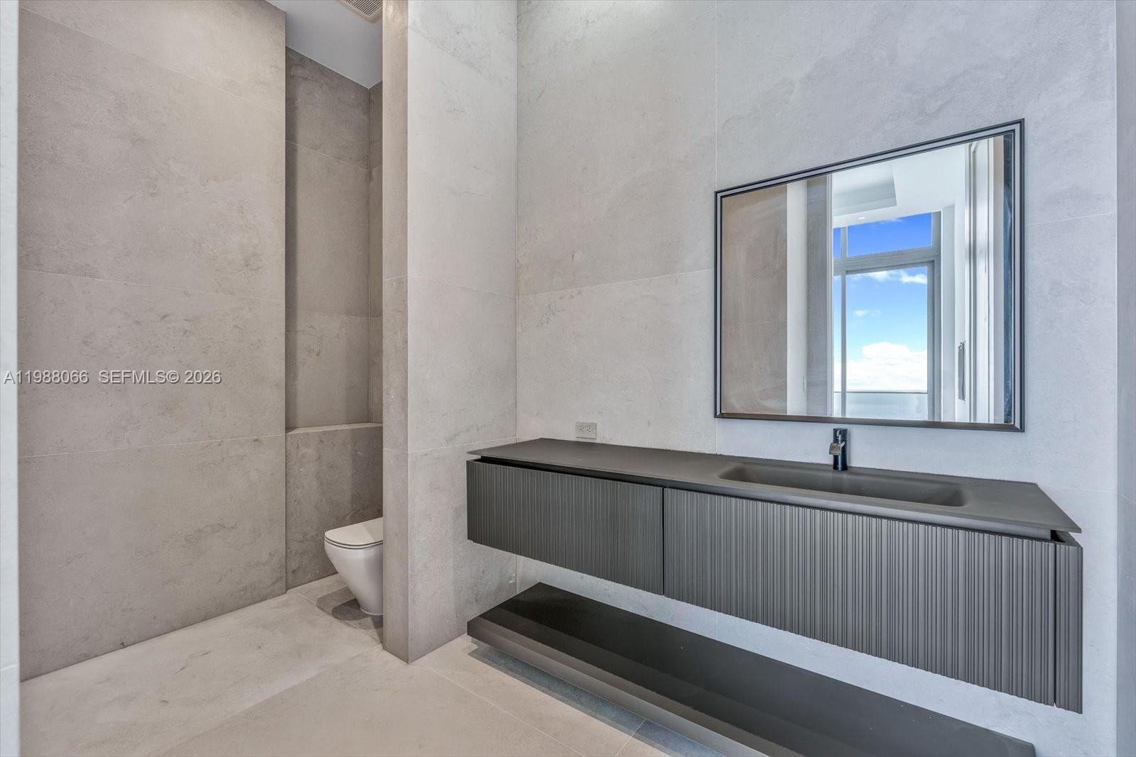 17901 Collins Ave #PH-01 Sunny Isles Beach, FL 33160