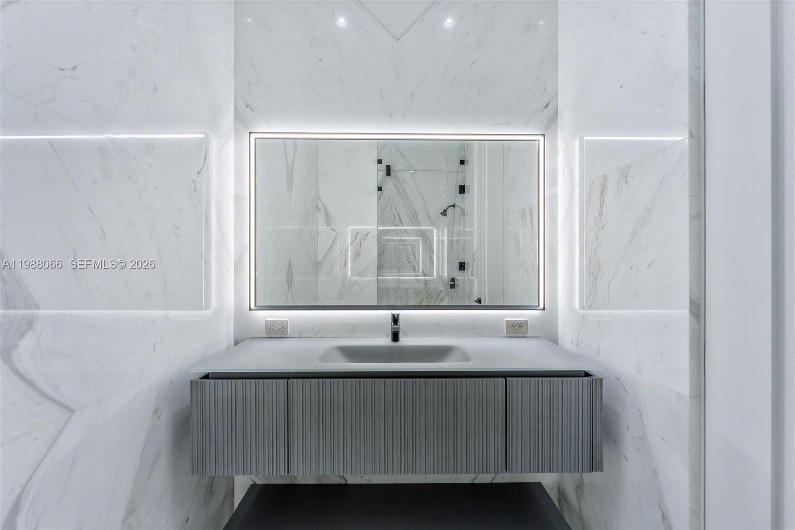 17901 Collins Ave #PH-01 Sunny Isles Beach, FL 33160