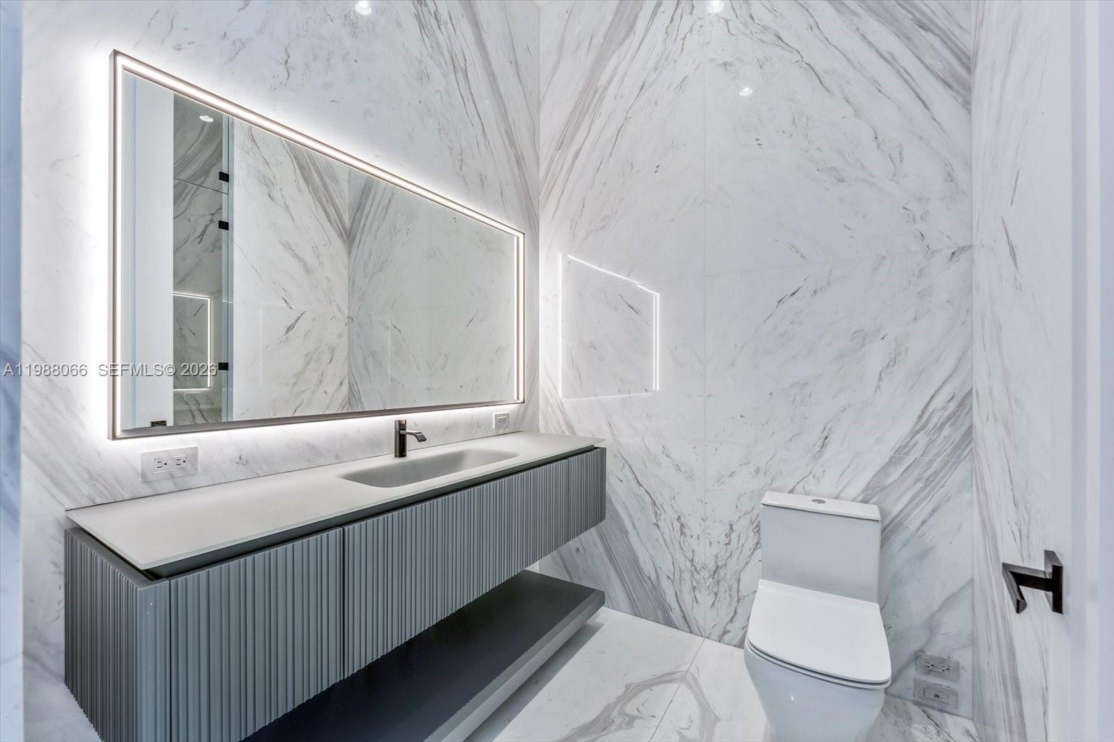 17901 Collins Ave #PH-01 Sunny Isles Beach, FL 33160