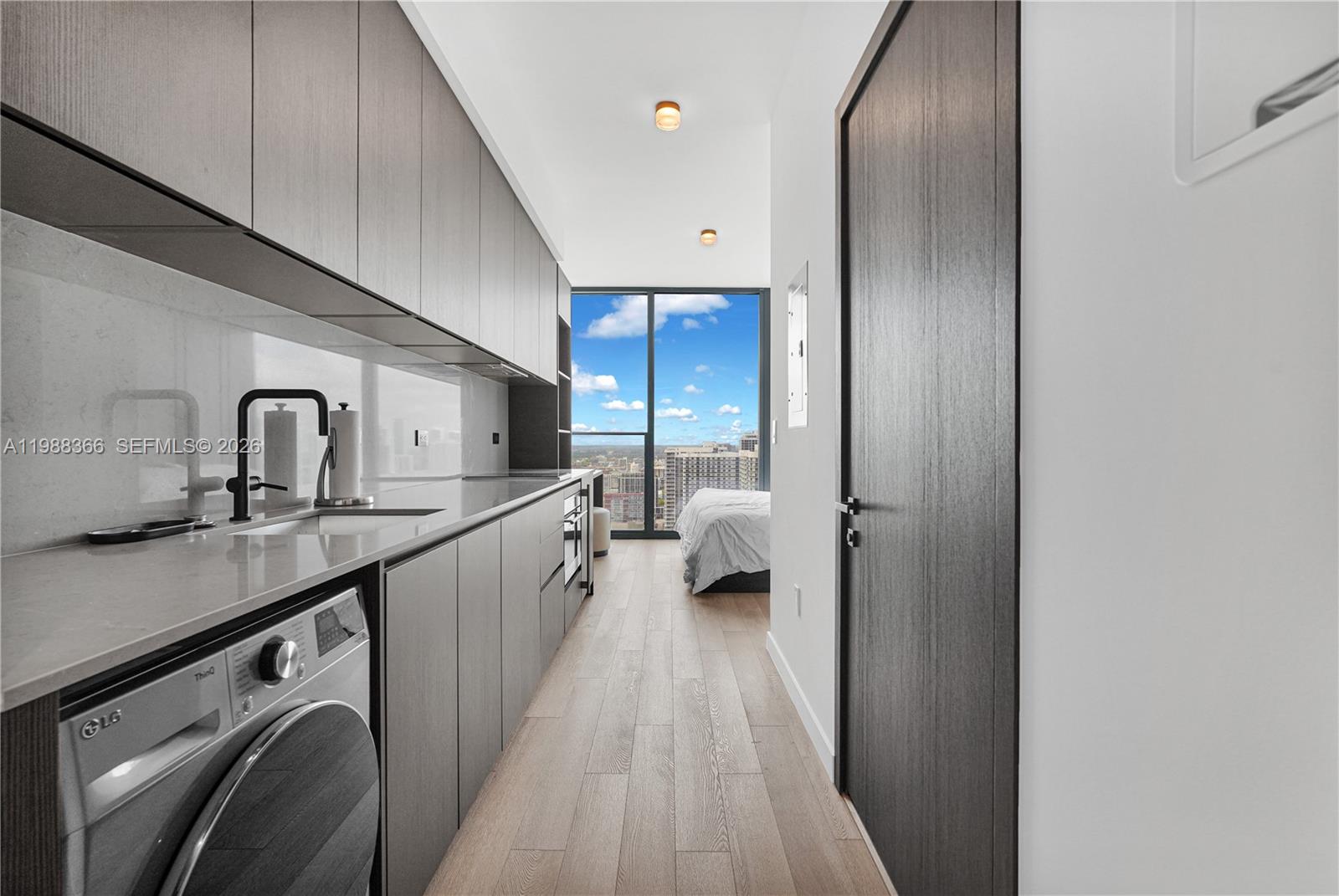 image E11EVEN Hotel & Residences10