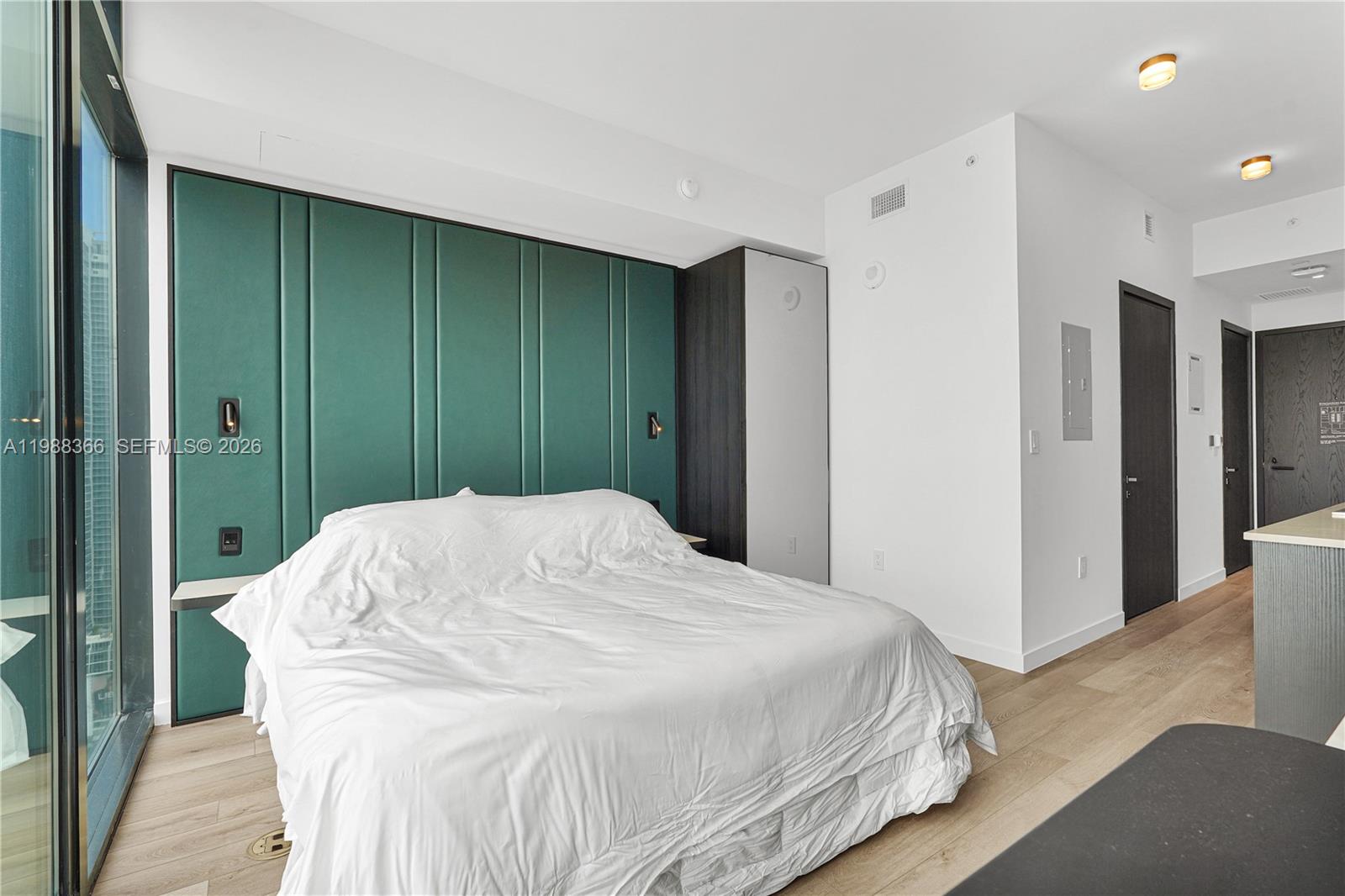 image E11EVEN Hotel & Residences12