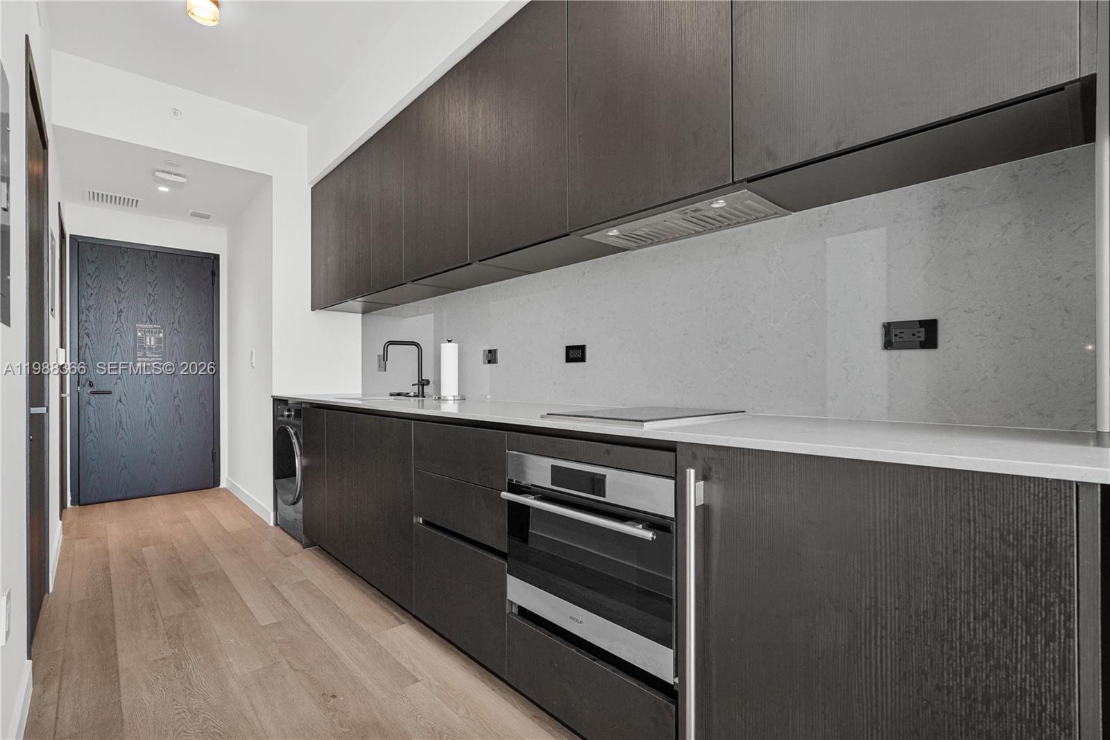 image E11EVEN Hotel & Residences13