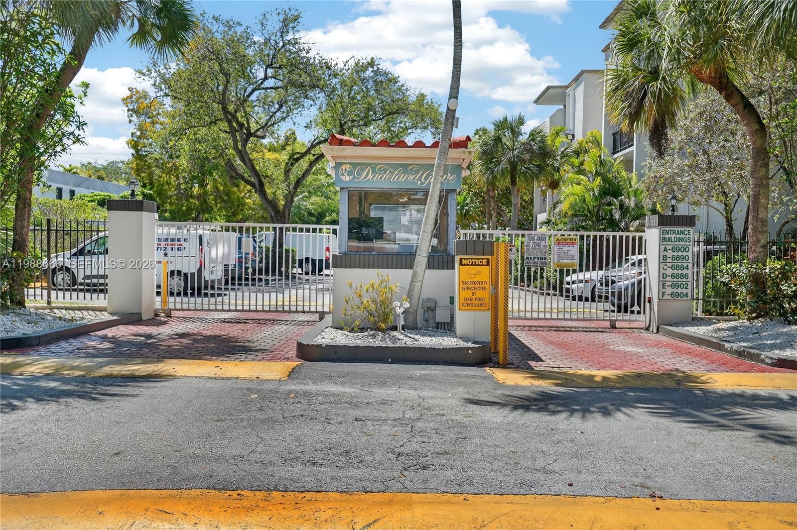 6904 N Kendall Dr #F104 Pinecrest, FL 33156