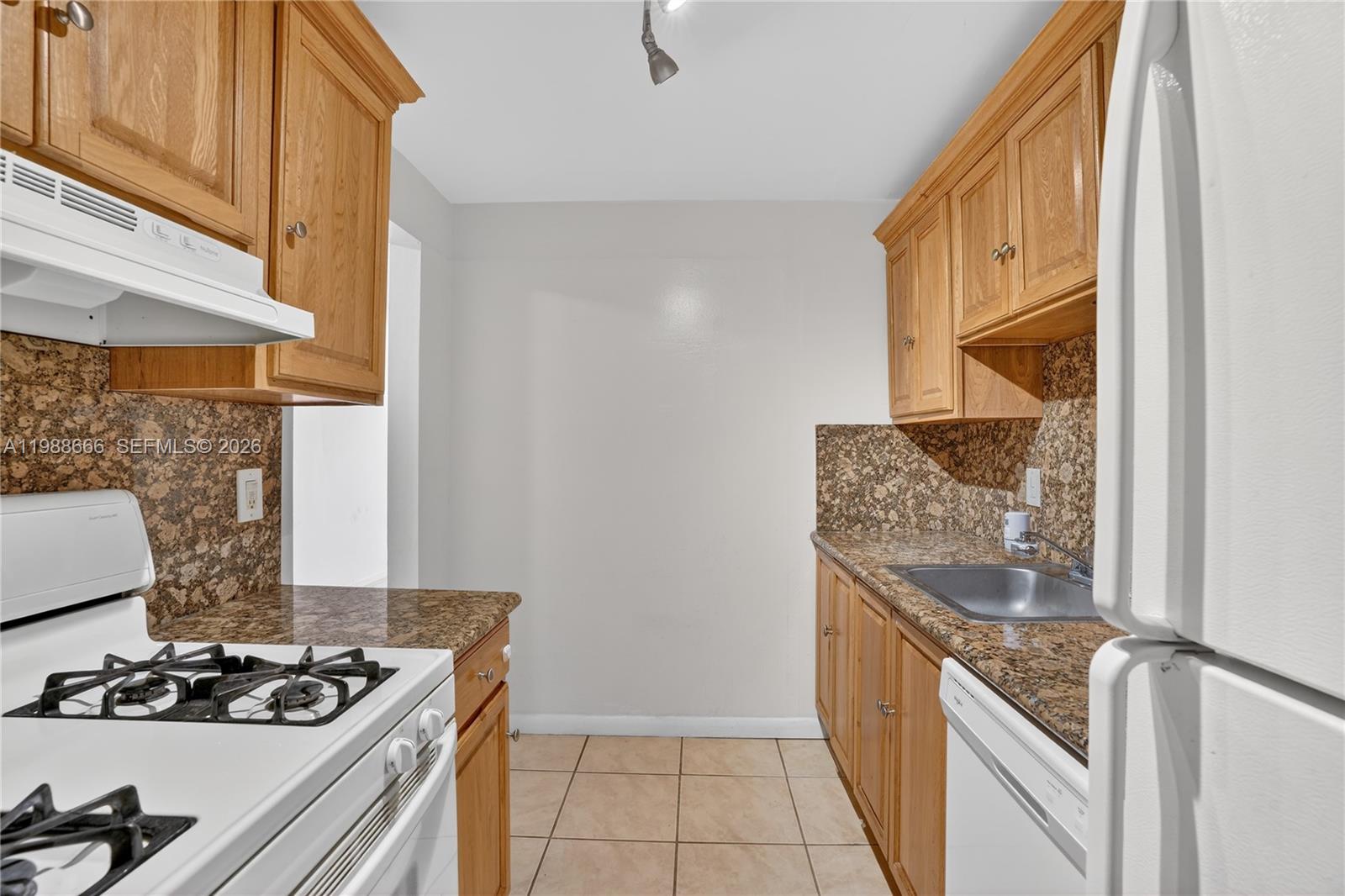 6904 N Kendall Dr #F104 Pinecrest, FL 33156