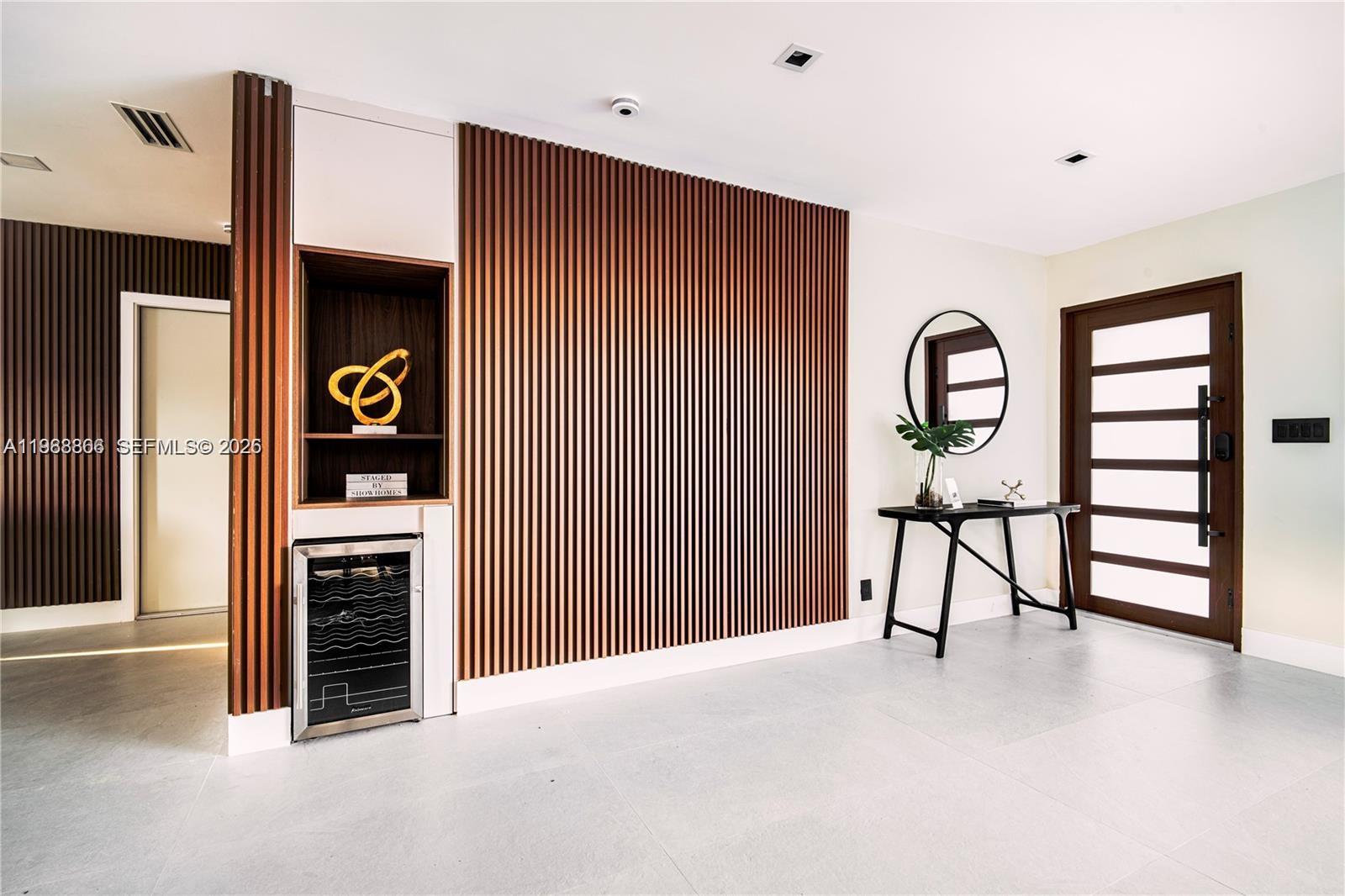 5561 NE 28th Ave Fort Lauderdale, FL 33308