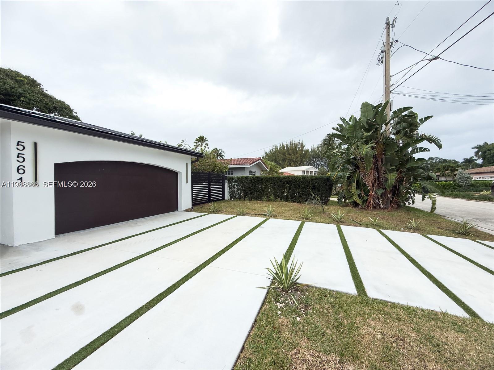 5561 NE 28th Ave Fort Lauderdale, FL 33308