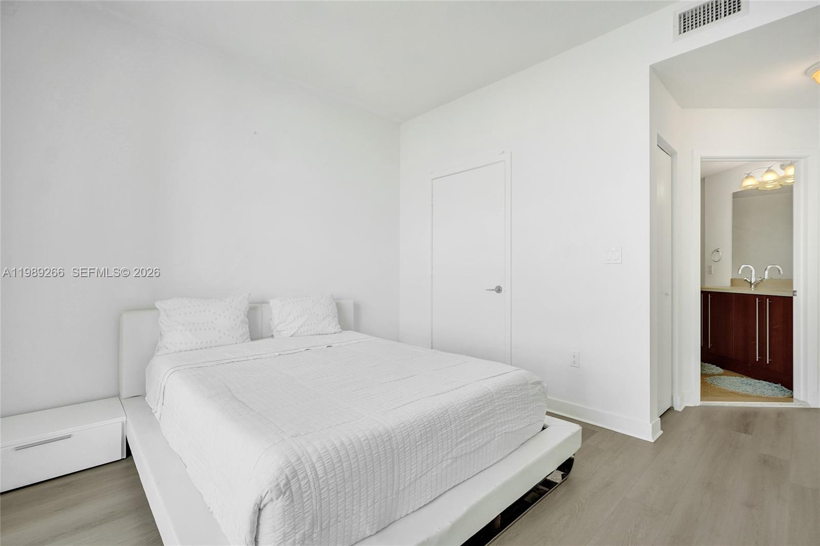 1111 SW 1st Ave #3514-N Miami, FL 33130