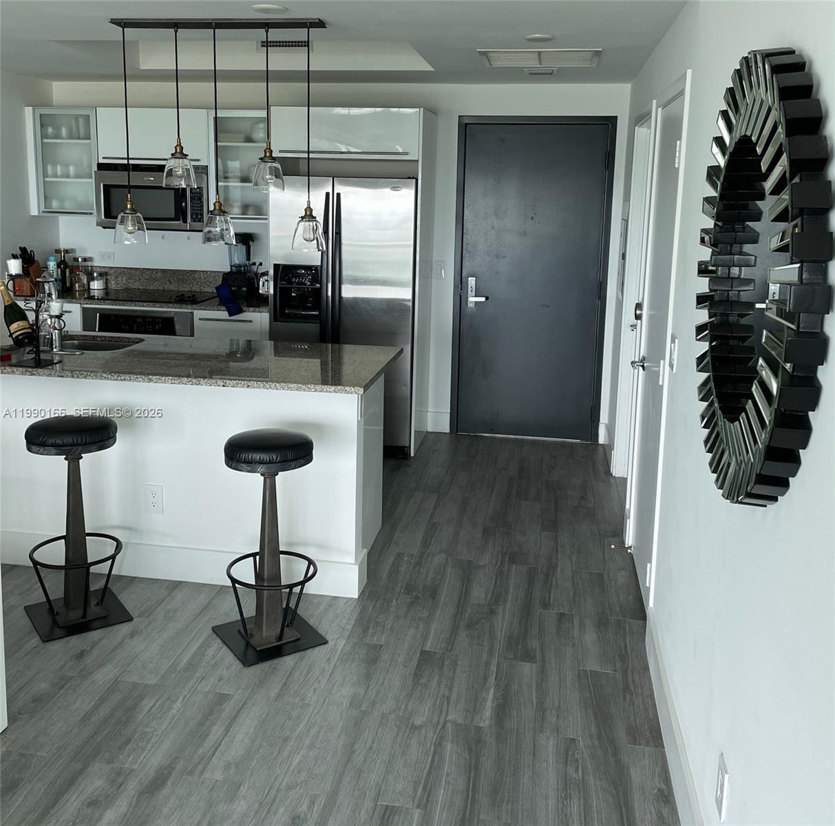 888 Biscayne Blvd #1810 Miami, FL 33132