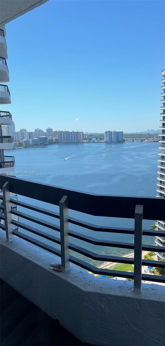 19195 NE 36th Ct #2304 Aventura, FL 33180