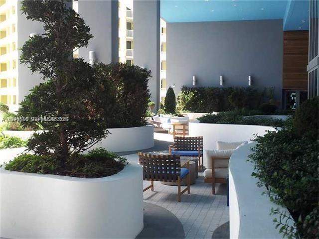 image Brickell House3