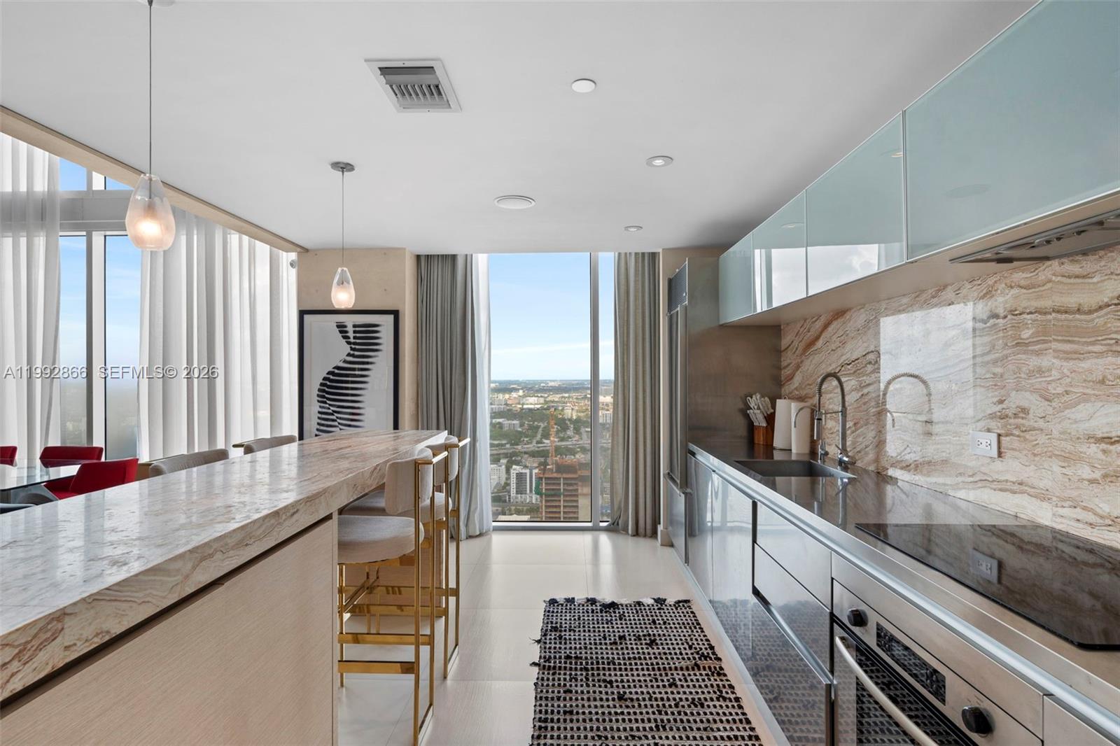 1040 Biscayne Blvd #PH-4607 Miami, FL 33132