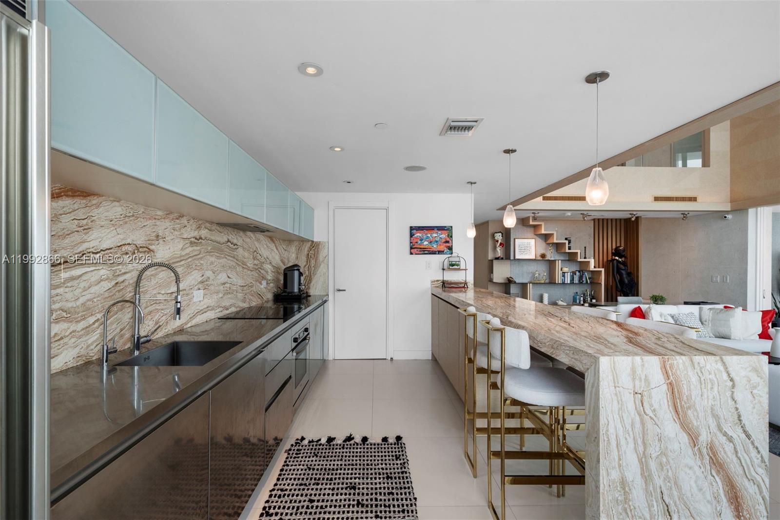 1040 Biscayne Blvd #PH-4607 Miami, FL 33132