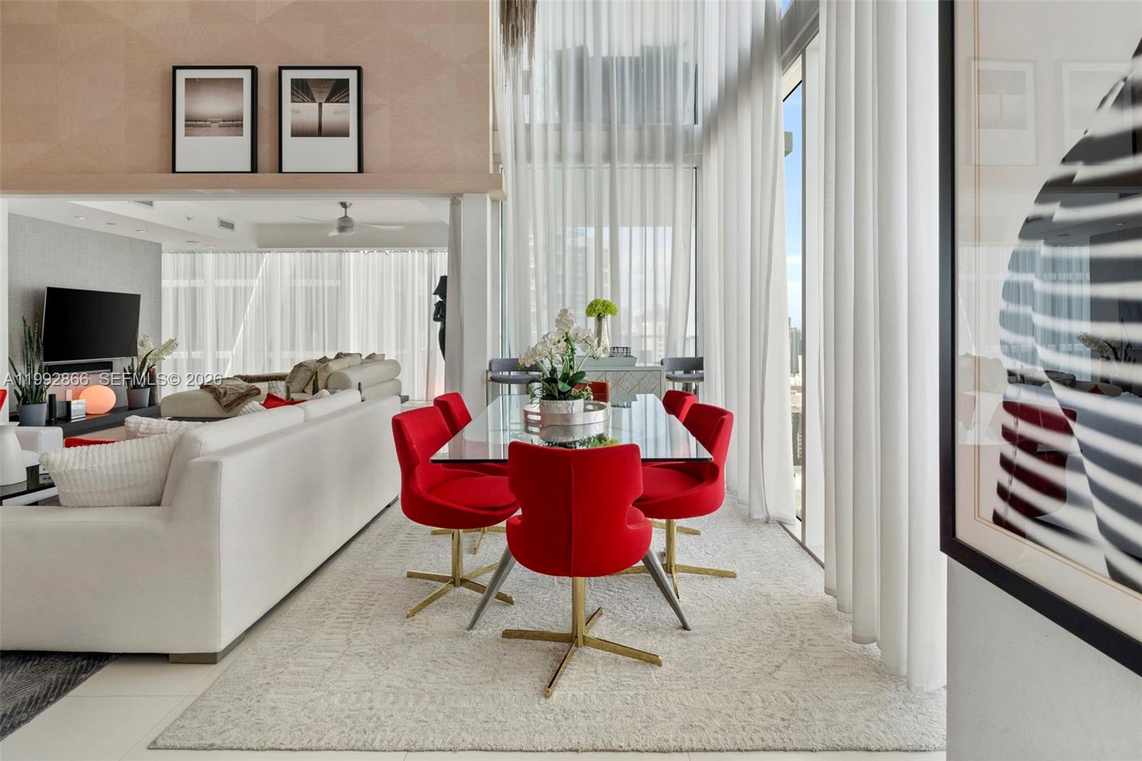 1040 Biscayne Blvd #PH-4607 Miami, FL 33132