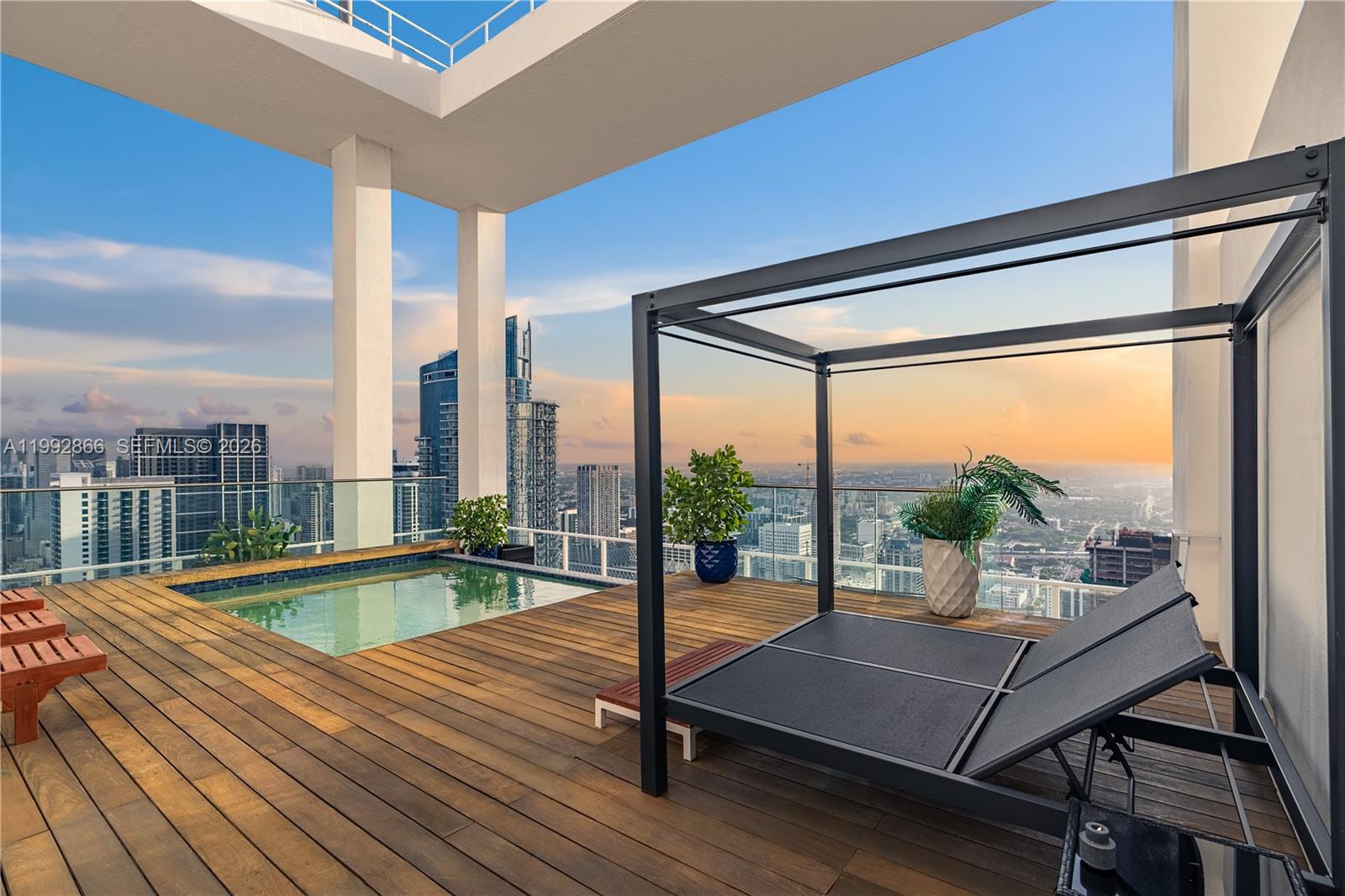 1040 Biscayne Blvd #PH-4607 Miami, FL 33132