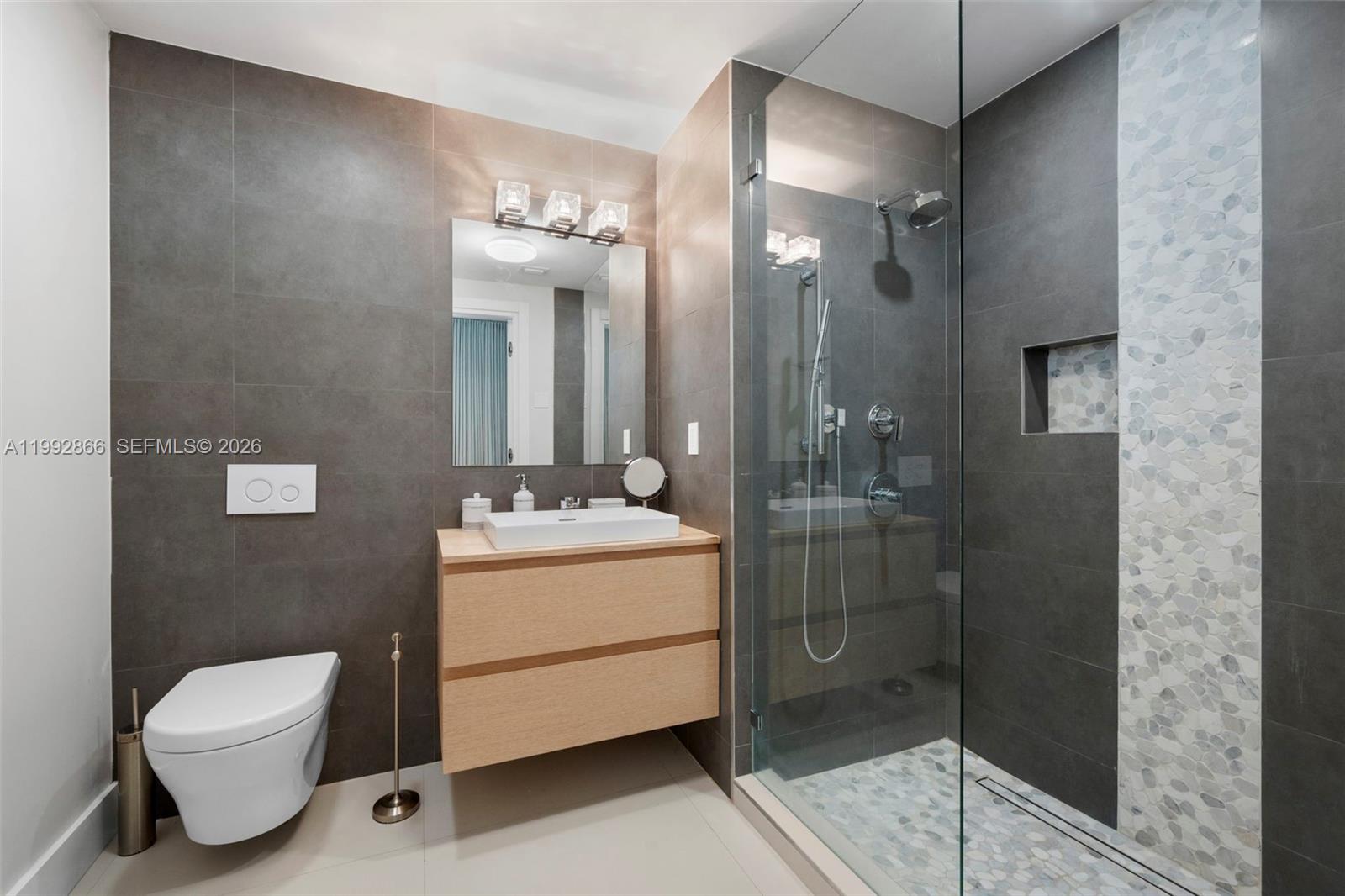 1040 Biscayne Blvd #PH-4607 Miami, FL 33132