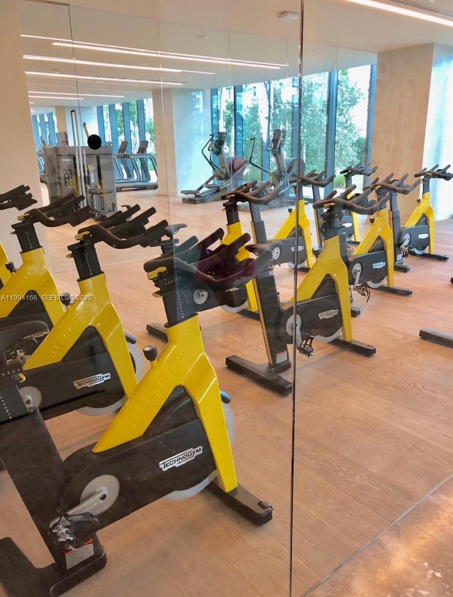 480 NE 31st St #802 Miami, FL 33137