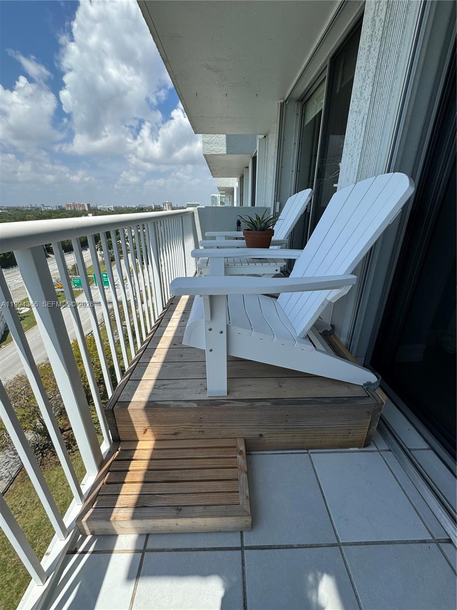 150 SE 25th Rd #11L Miami, FL 33129