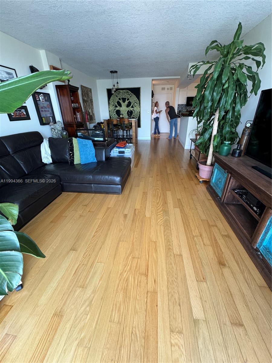 150 SE 25th Rd #11L Miami, FL 33129