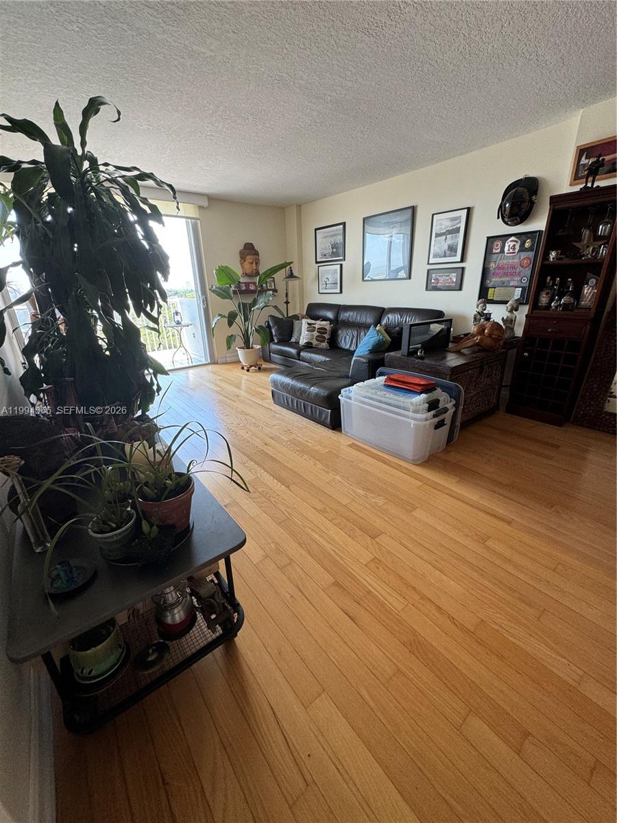 150 SE 25th Rd #11L Miami, FL 33129