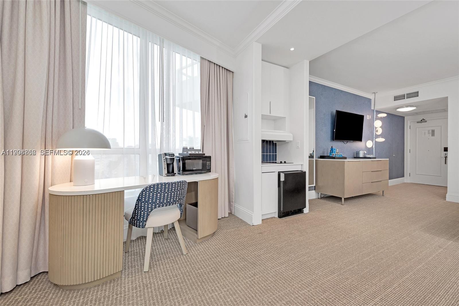 4401 Collins Ave #902 Miami Beach, FL 33140