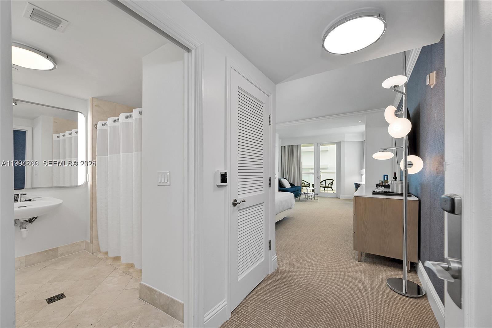 4401 Collins Ave #902 Miami Beach, FL 33140