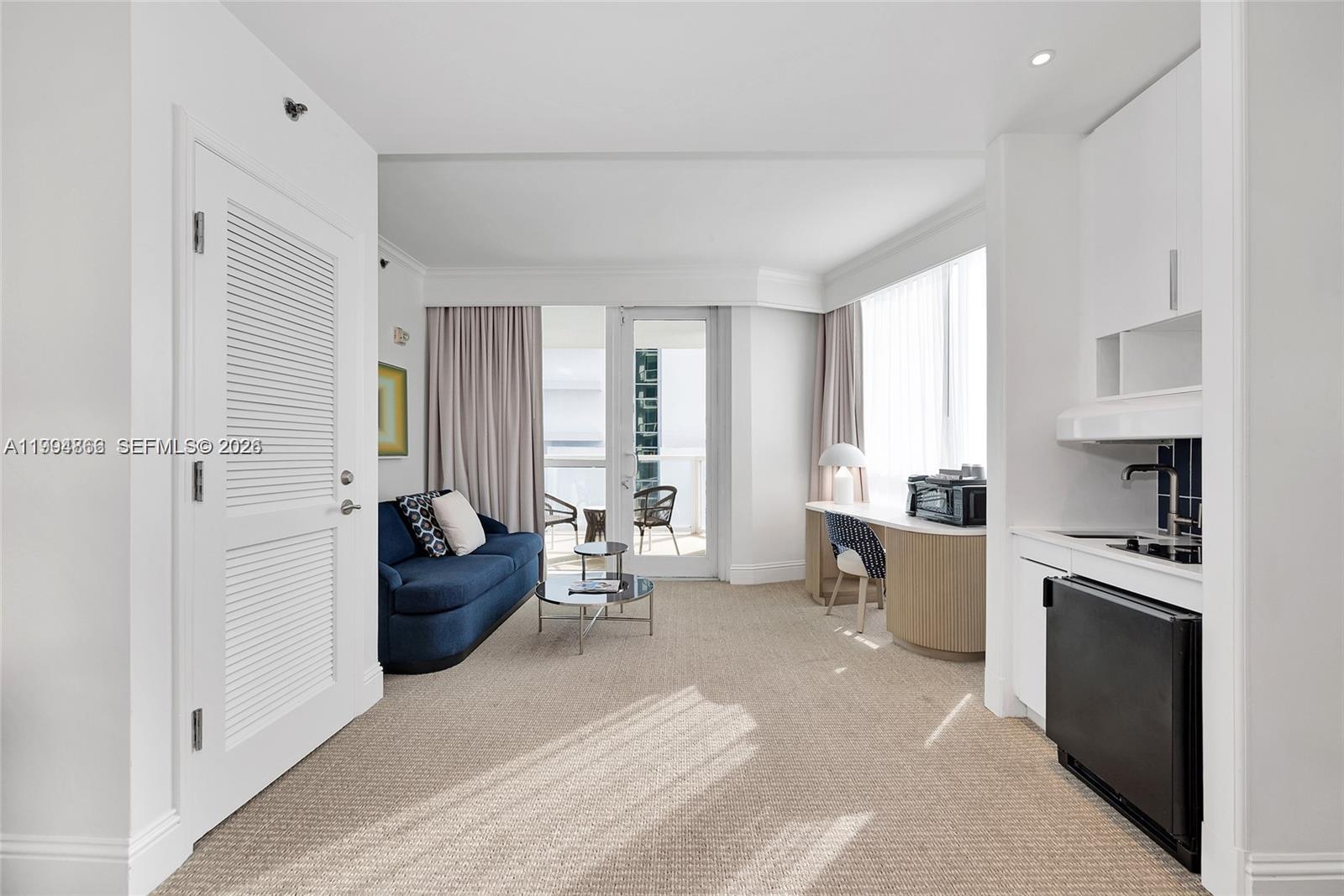 4401 Collins Ave #902 Miami Beach, FL 33140