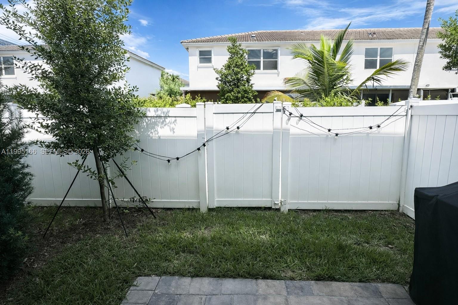 181 SW 170th Ave Pembroke Pines, FL 33027
